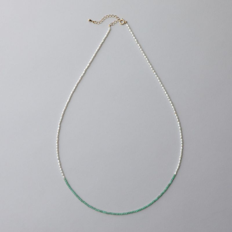 淡水真珠/エメラルド ネックレス 2.0-2.5mm ケシ | 淡水真珠ネックレス