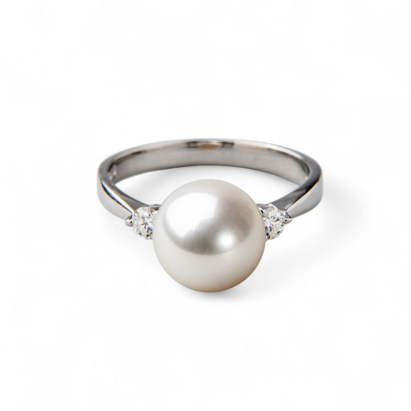 オーロラ花珠真珠 鑑別書付 シンプル2石ダイヤ パールリング（指輪） ホワイト系 8.5-9.0mm AAA Pt900 プラチナ 0.15ct [n3]［51-2581］[人気 ロングセラー]（あこや本真珠 リング）（冠婚葬祭 フォーマル）