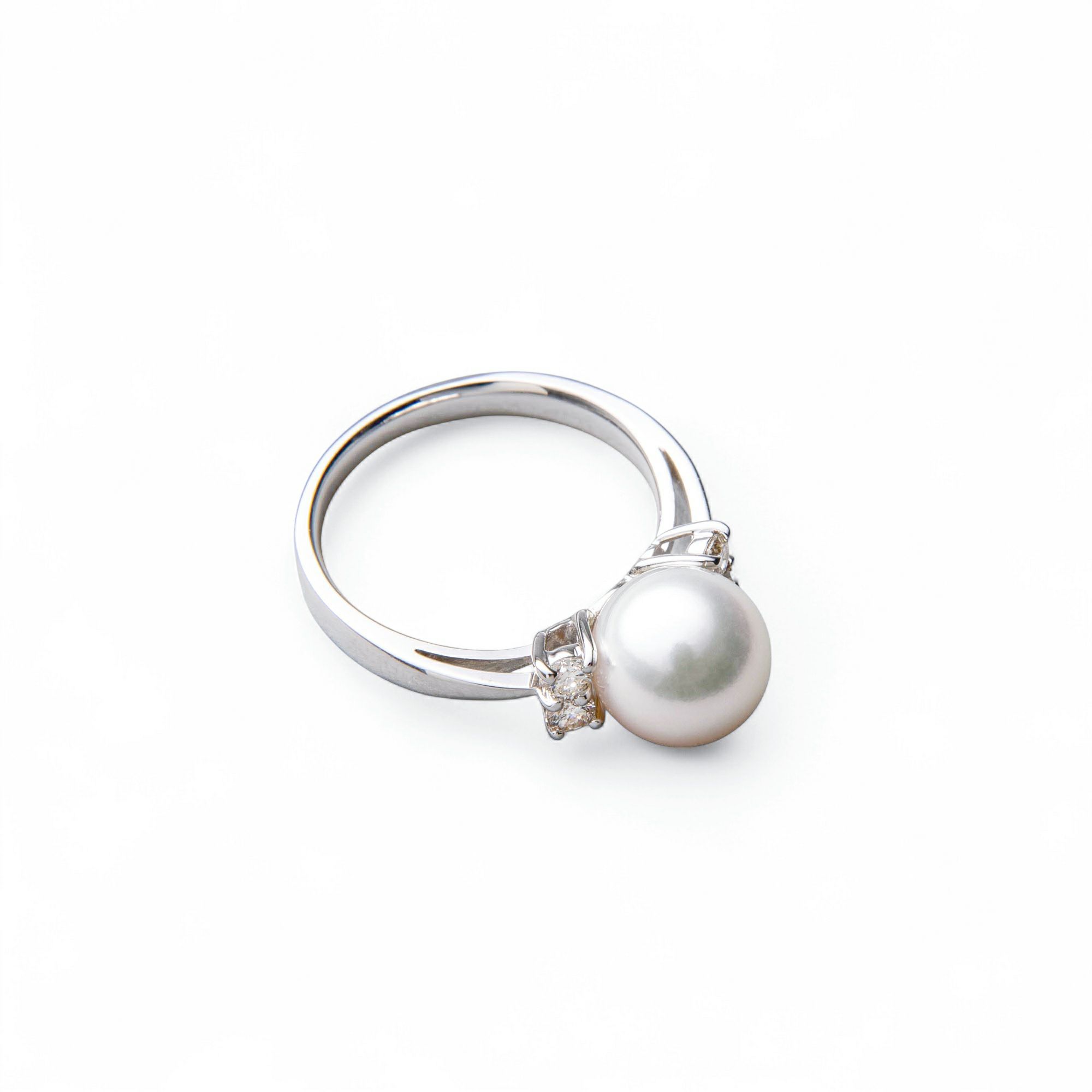 オーロラ花珠真珠 鑑別書付 鑑別書付 ダイヤ4石 パールリング（指輪） ホワイト系 8.5-9.0mm AAA  0.23ct Pt900 プラチナ[n4][高品質 プレミアム]（真珠 リング アコヤ真珠）（冠婚葬祭 フォーマル 結婚式）