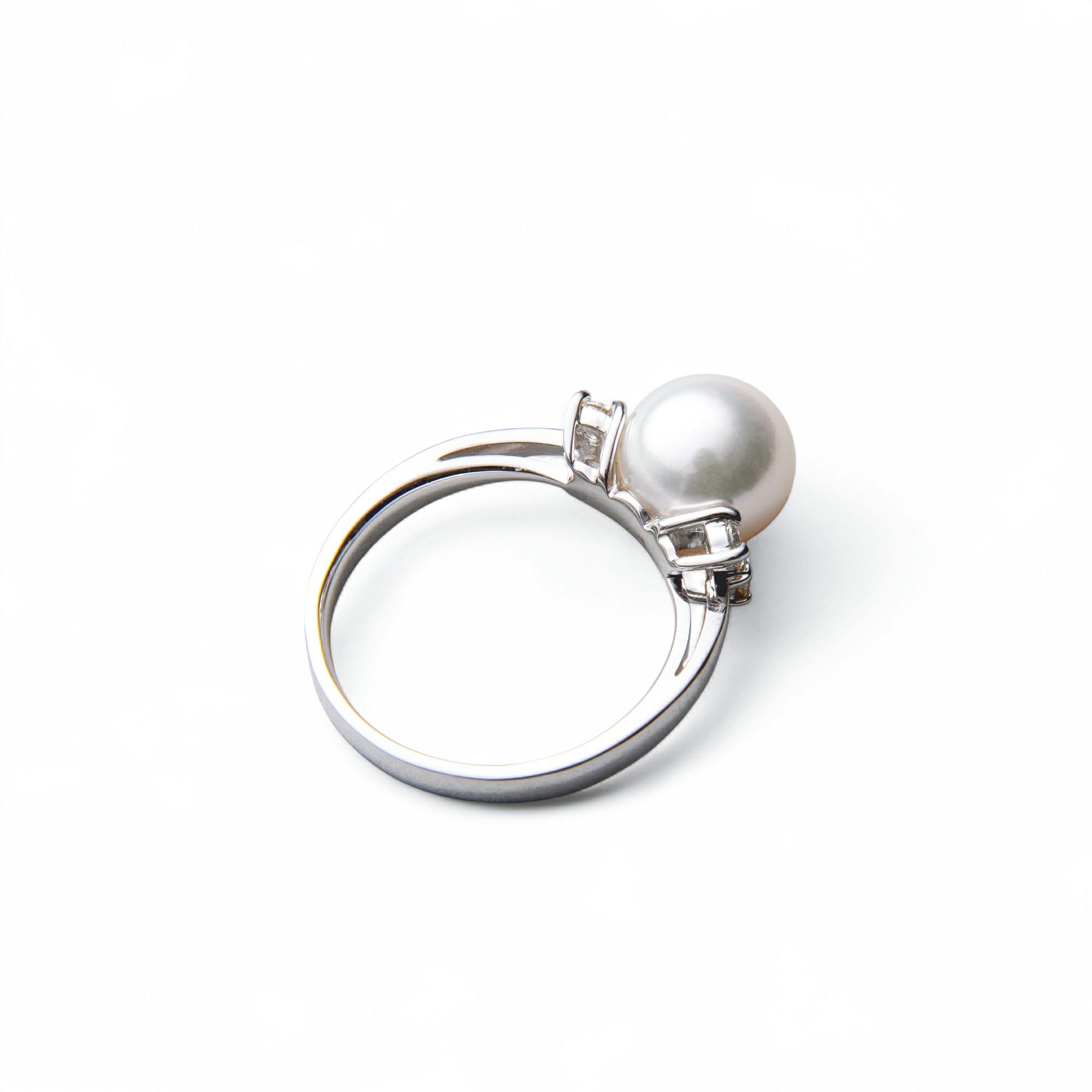 オーロラ花珠真珠 鑑別書付 鑑別書付 ダイヤ4石 パールリング（指輪） ホワイト系 8.5-9.0mm AAA  0.23ct Pt900 プラチナ[n4][高品質 プレミアム]（真珠 リング アコヤ真珠）（冠婚葬祭 フォーマル 結婚式）