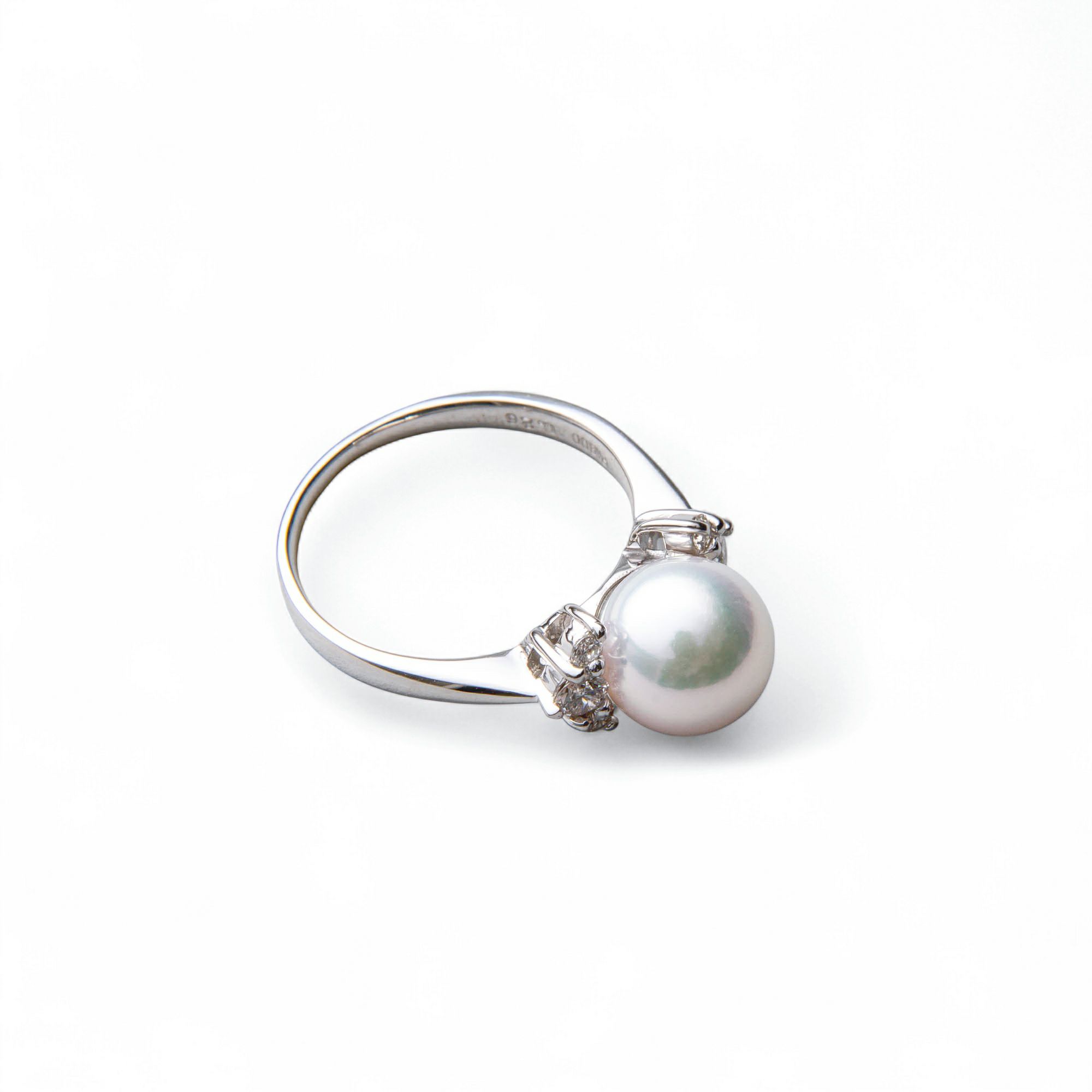 オーロラ花珠真珠 鑑別書付 華やかダイヤ パールリング（指輪） ホワイト系 8.5-9.0mm 0.26ct AAA Pt900 プラチナ[n4][高品質 プレミアム]（真珠 リング アコヤ真珠）（冠婚葬祭 フォーマル 結婚式）