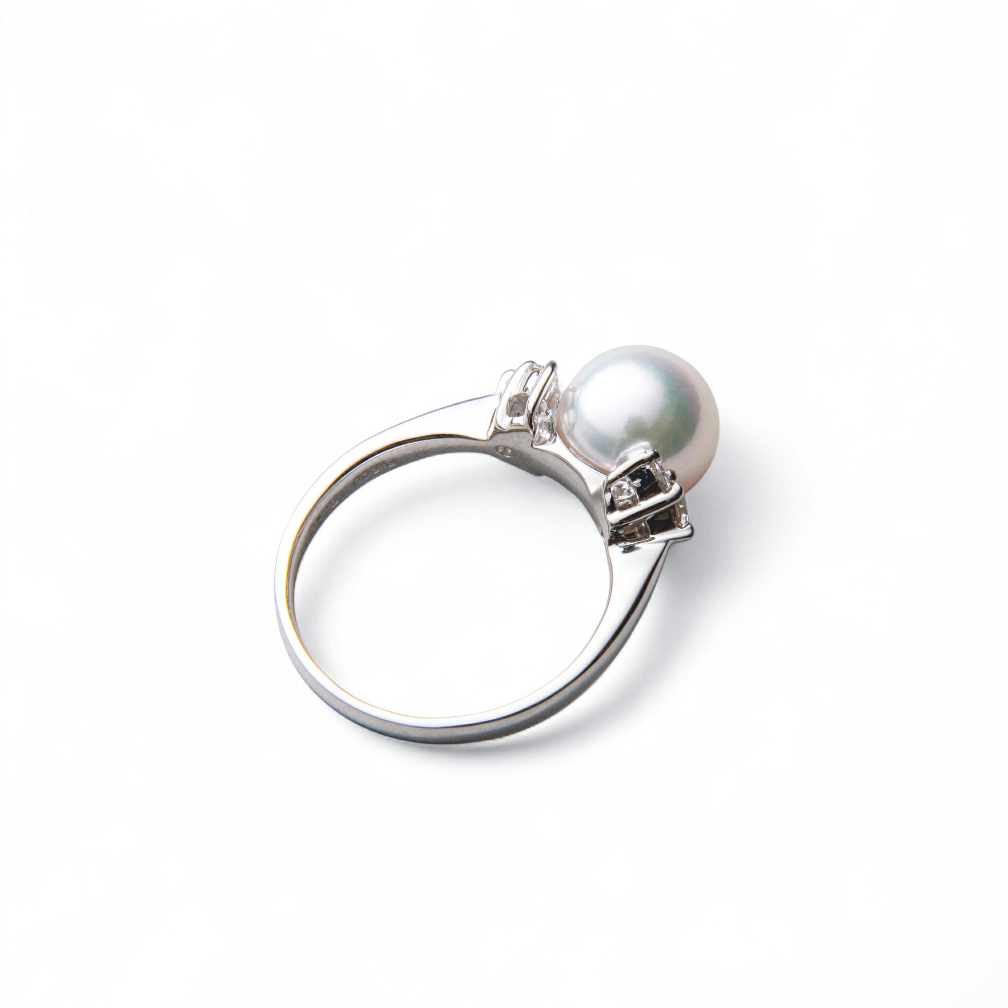 オーロラ花珠真珠 鑑別書付 華やかダイヤ パールリング（指輪） ホワイト系 8.5-9.0mm 0.26ct AAA Pt900 プラチナ[n4][高品質 プレミアム]（真珠 リング アコヤ真珠）（冠婚葬祭 フォーマル 結婚式）