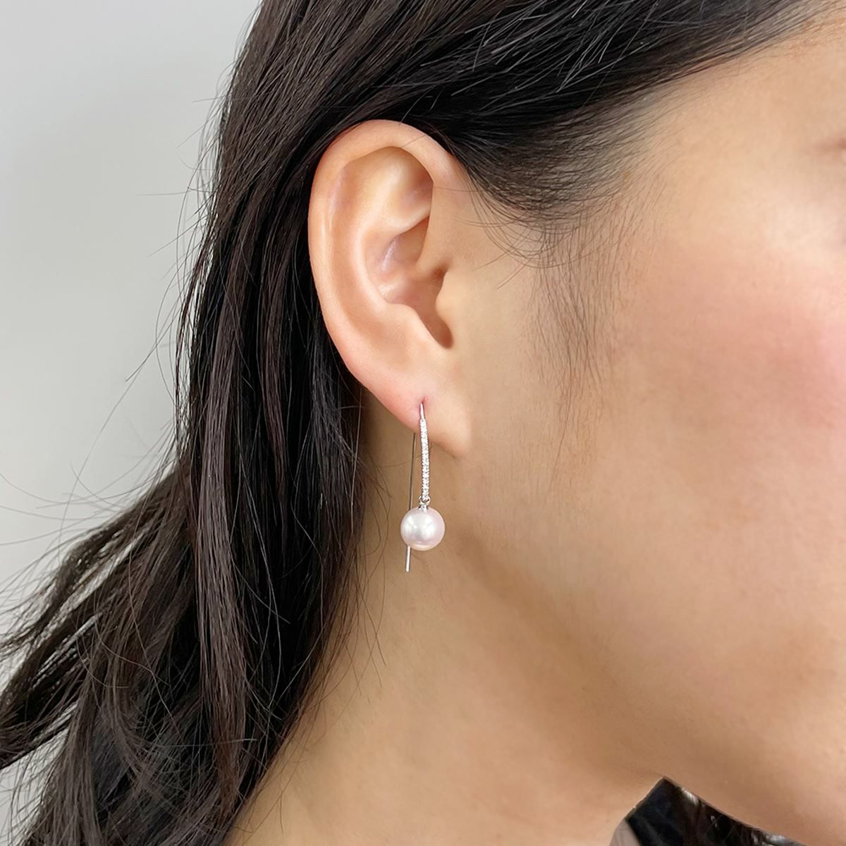 オーロラ花珠真珠 ピアス8.5-9.0mm K18WG -Premium- | 花珠真珠ピアス  
