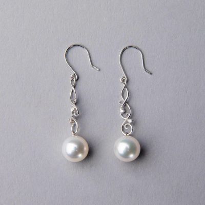 オーロラ花珠真珠 ピアス 8.5-9.0mm K18WG -Premium-