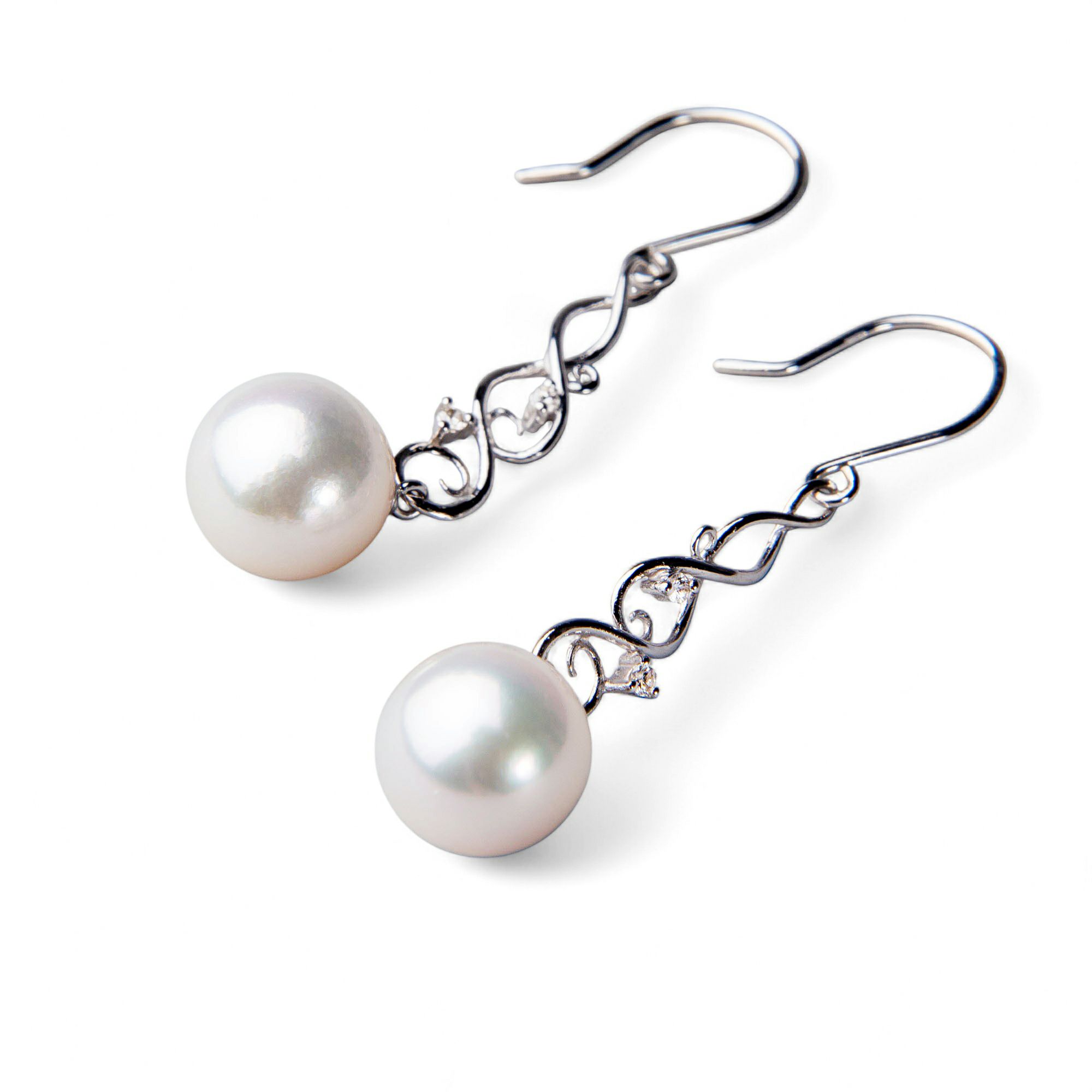 オーロラ花珠真珠 鑑別書付 アラベスクデザイン フックパールピアス ホワイト系 8.5-9.0mm AAA  K18WG ホワイトゴールド 0.02ct×2 [n4][高品質 プレミアム]（真珠 ピアス）（フォーマル パーティ）