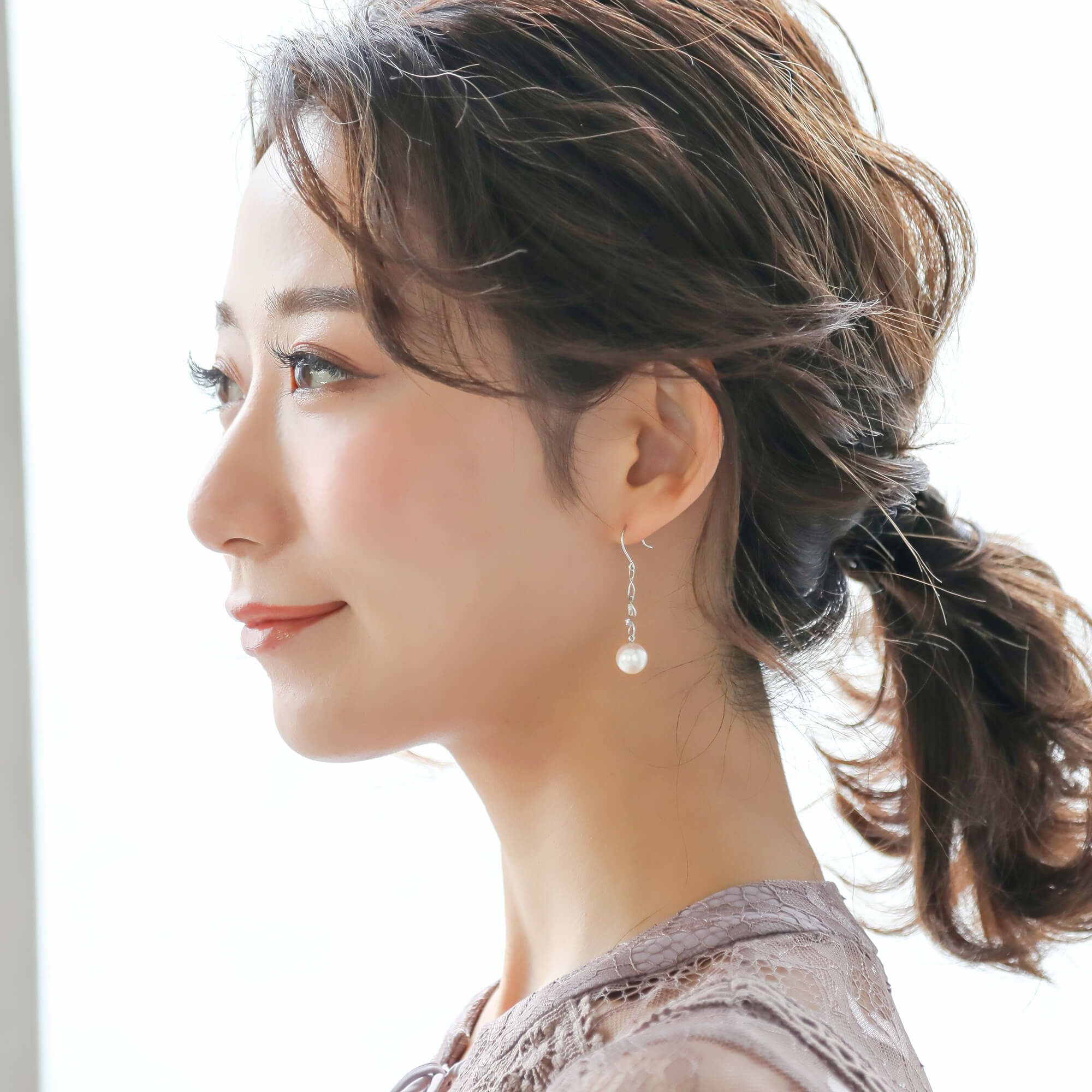 オーロラ花珠真珠 ピアス8.5-9.0mm K18WG -Premium- | 花珠真珠ピアス 