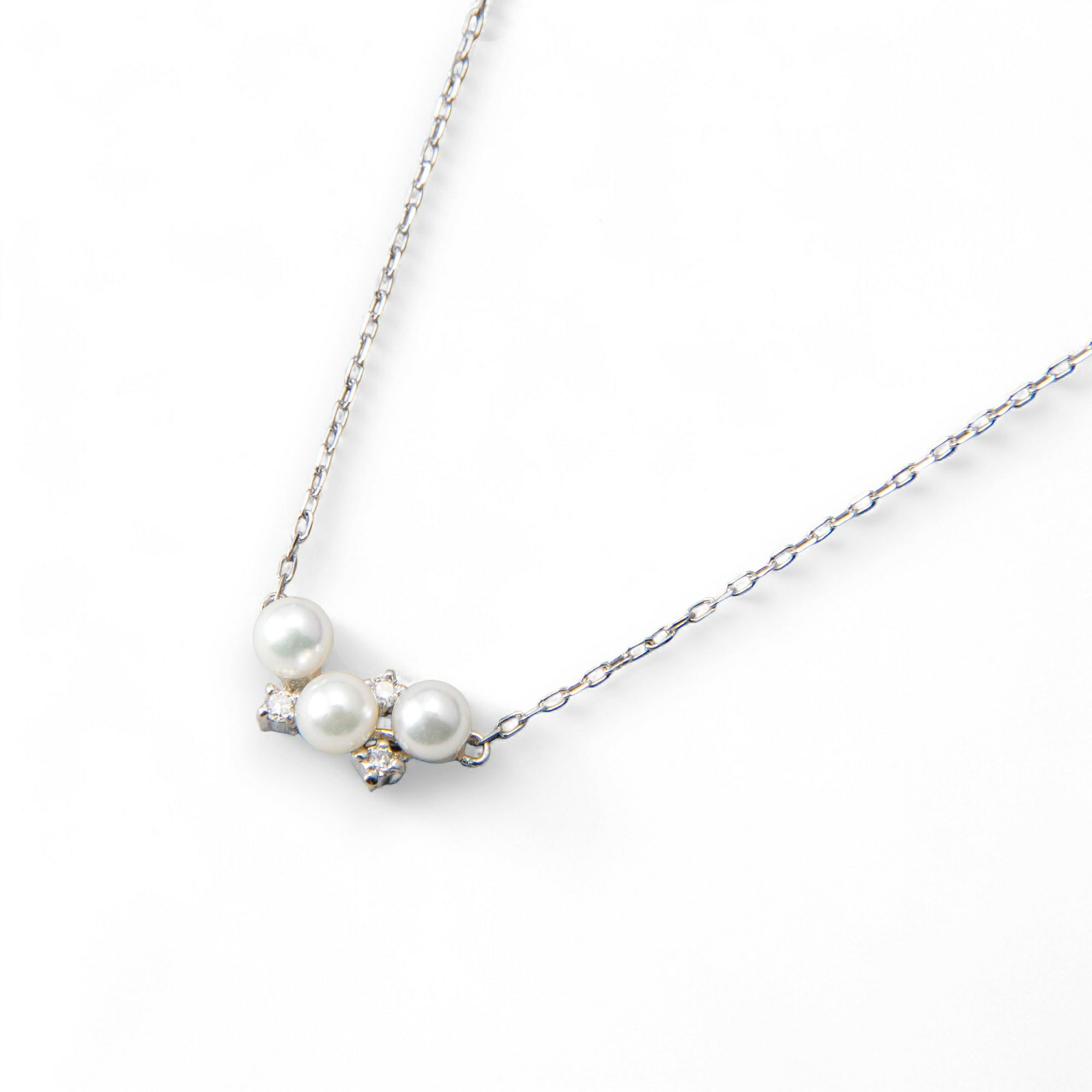 GINGERmirror(2016年秋号)掲載★ K18WG/K18YG ベビーパール×ダイヤ ネックレス ～Petit Claire(プチクレール)～ あこや真珠 3.0-3.5mm 0.03ct 【ご購入特典/クロス付き】 [n2]（プレゼントにおすすめ）6月誕生石