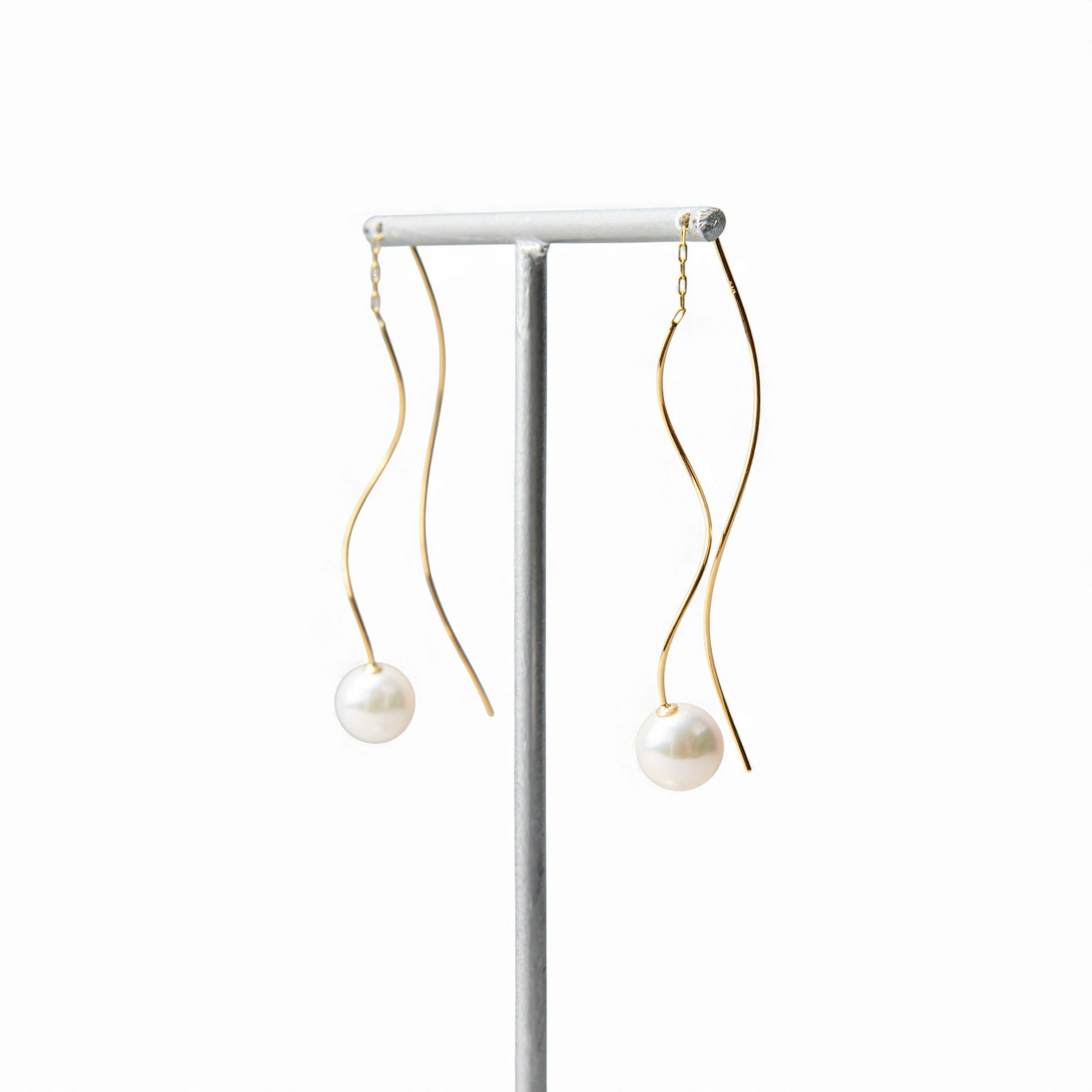 トレンド感たっぷりの新デザイン登場☆あこや真珠 ウェーブデザイン パールピアス ～Foglia(フォリア)～ ホワイト系 7.5-8.0mm K14WG/K18YG/K18PG [n4]6月誕生石