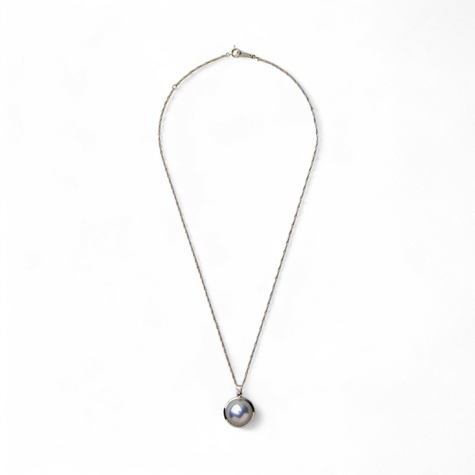 マベ真珠 ネックレスパールペンダント（チェーン付） オーロラブルー系 13mmUP A～BAA  K18WG ホワイトゴールド（本真珠）[n3]