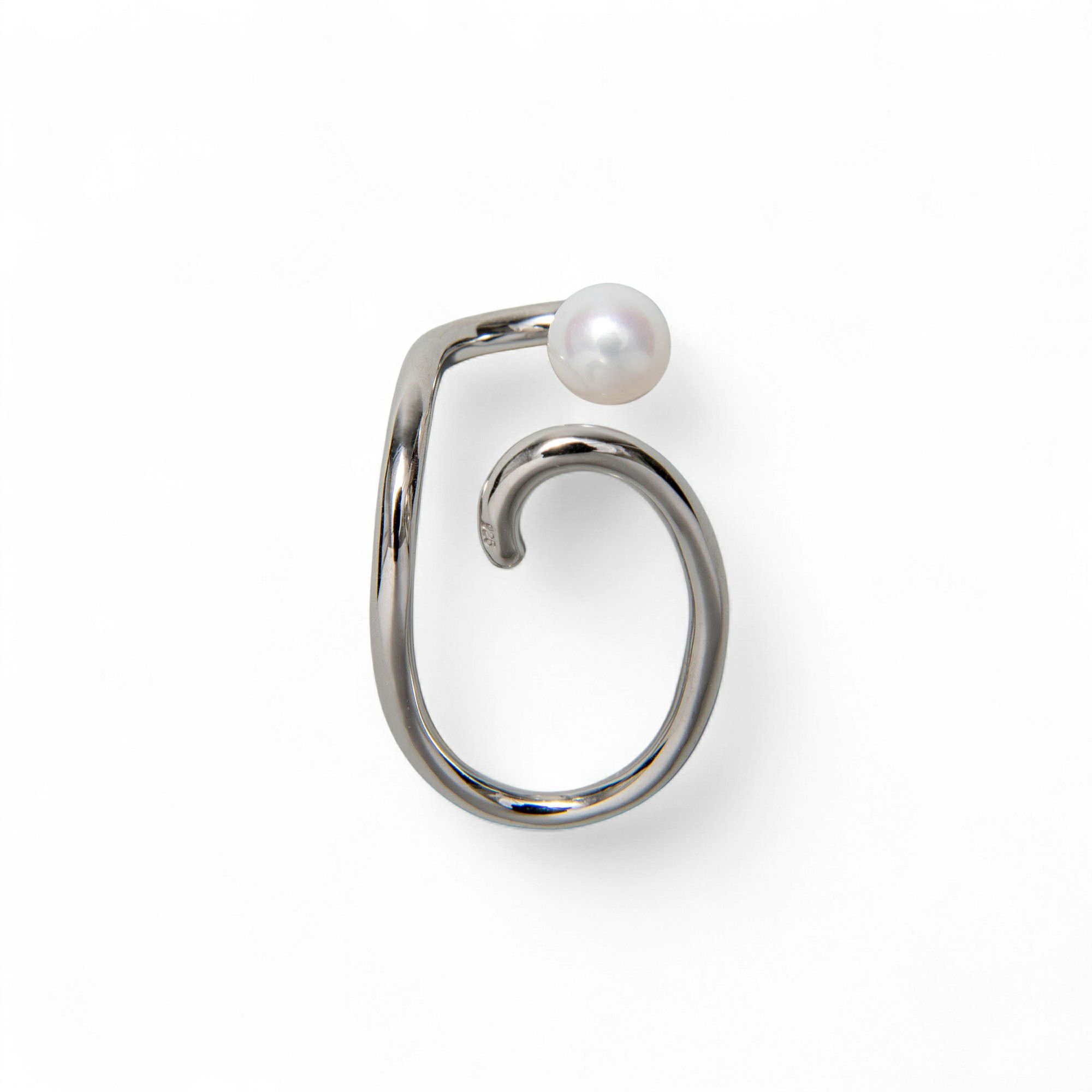 [片耳売り]淡水真珠 イヤーカフ 6.0-6.5mm silver 《enSTYLE》［n4］(淡水パール トレンド  シンプル カジュアル フェミニン 重ね付け ギフト プレゼント レディース)