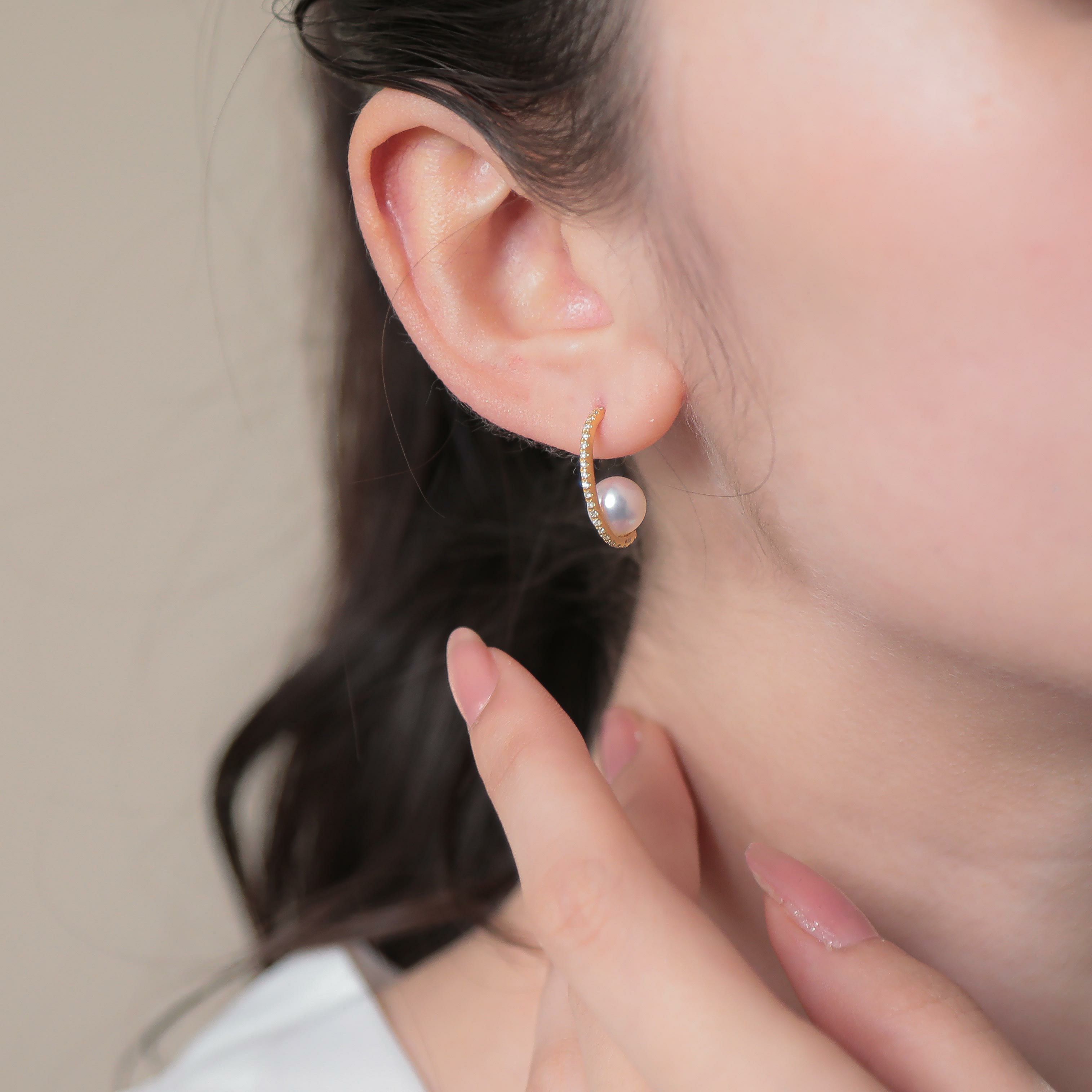 オーロラ花珠真珠 鑑別書付 ダイヤが並んだ スタッドパールピアス ホワイト系 7.5-8.0mm AAA K18WG/K18 ゴールド 0.08ct×2 [n4][高品質 プレミアム]（真珠 ピアス）（フォーマル パーティ）