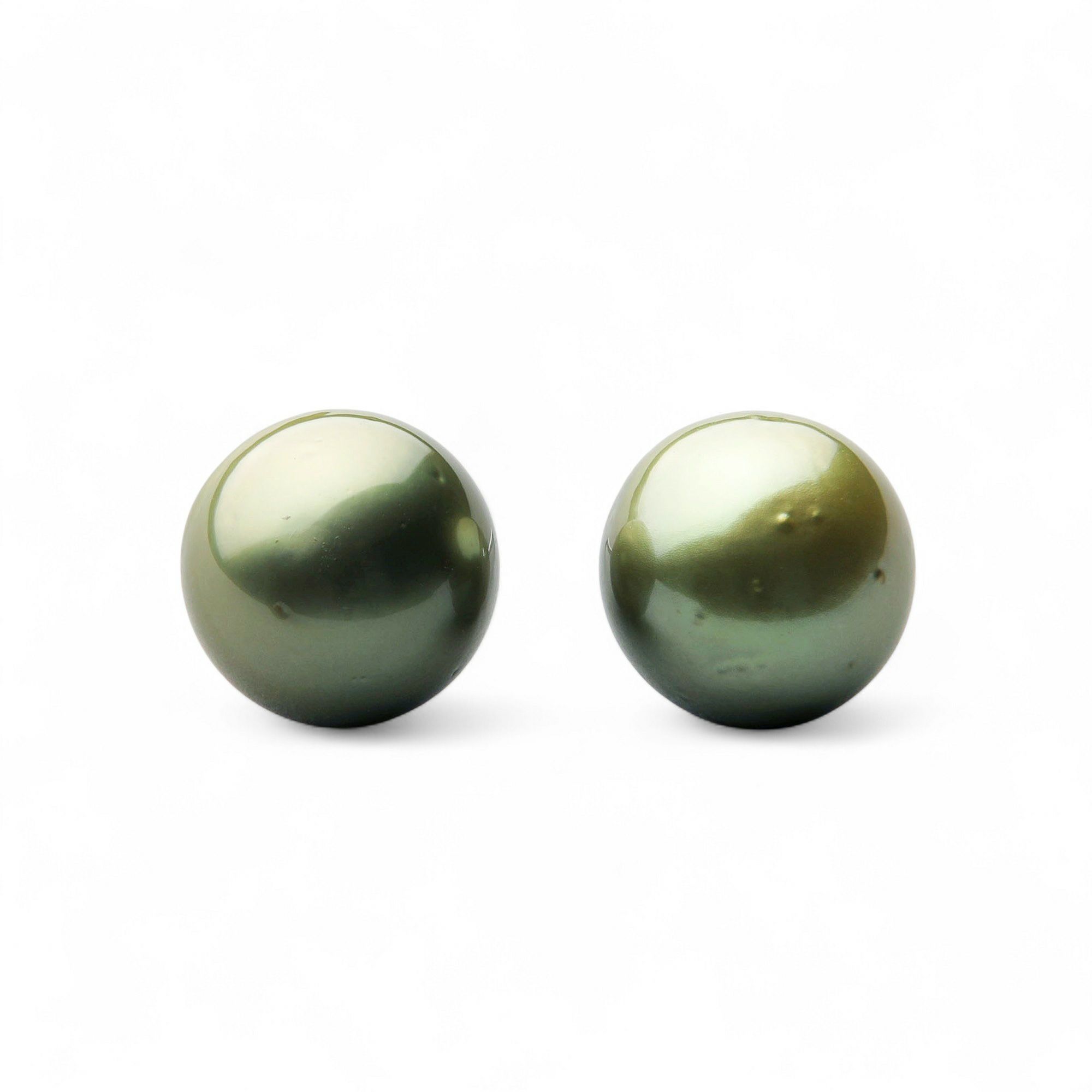 Pistachio タヒチ黒蝶真珠 ピアス11mmUP K14WG