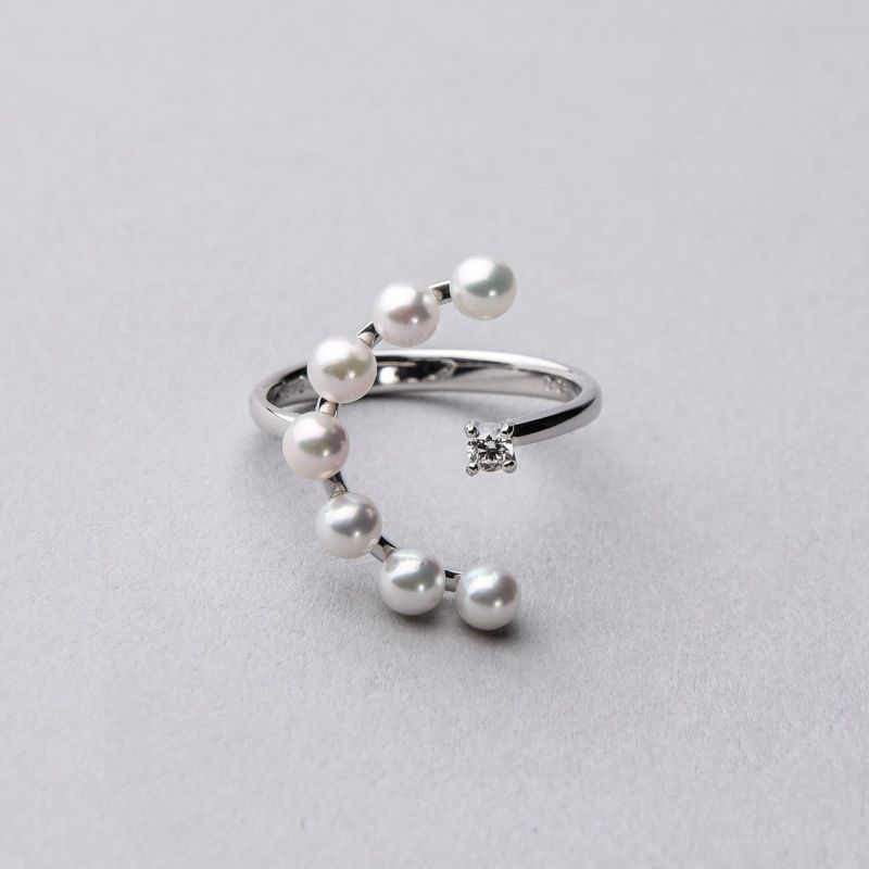 -Petit Claire- Half moon あこや真珠  ダイヤ パールリング 3.0-3.5mm  K18WG 0.05ct