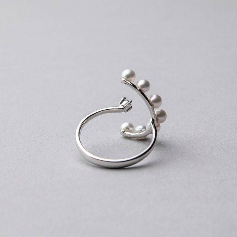 -Petit Claire- Half moon あこや真珠  ダイヤ パールリング 3.0-3.5mm  K18WG 0.05ct