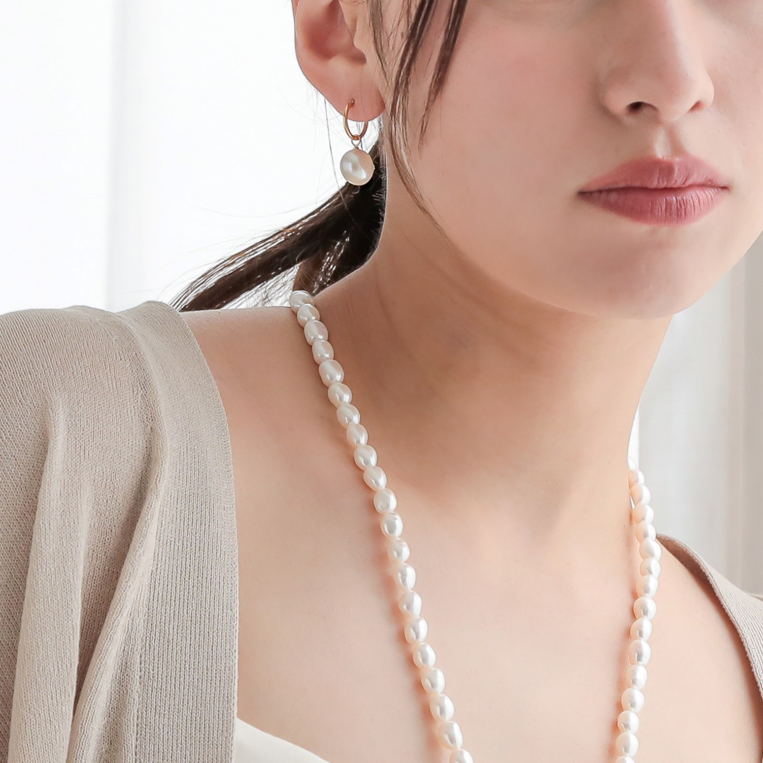 新品】K18白蝶マベ真珠ピアス天然マベ真珠 送料無料】K18イエロー 
