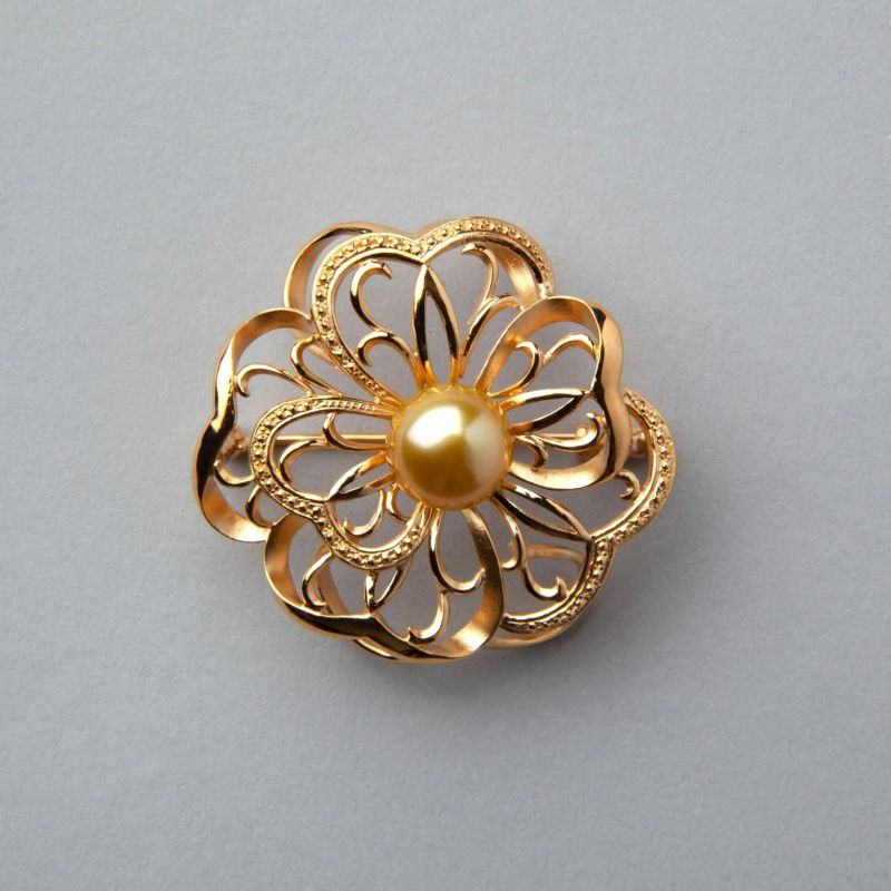 南洋ゴールド　花ブローチ B