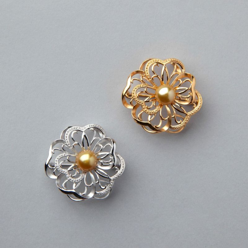 南洋ゴールド　花ブローチ B