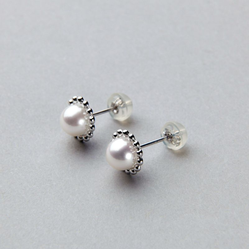 Carina あこや取巻きピアス　5.5mm PT