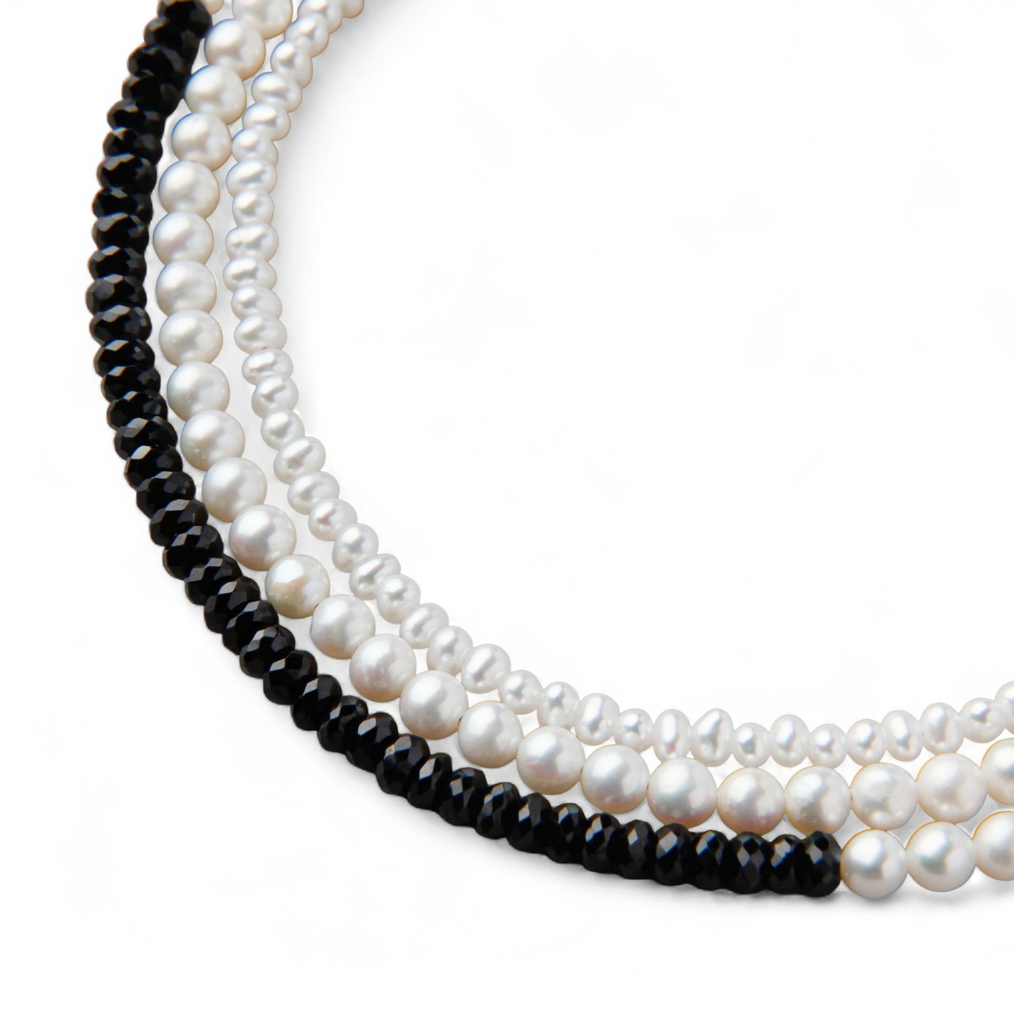 淡水真珠×ブラックスピネル ロングネックレス　2.5-5.0mm ミックス