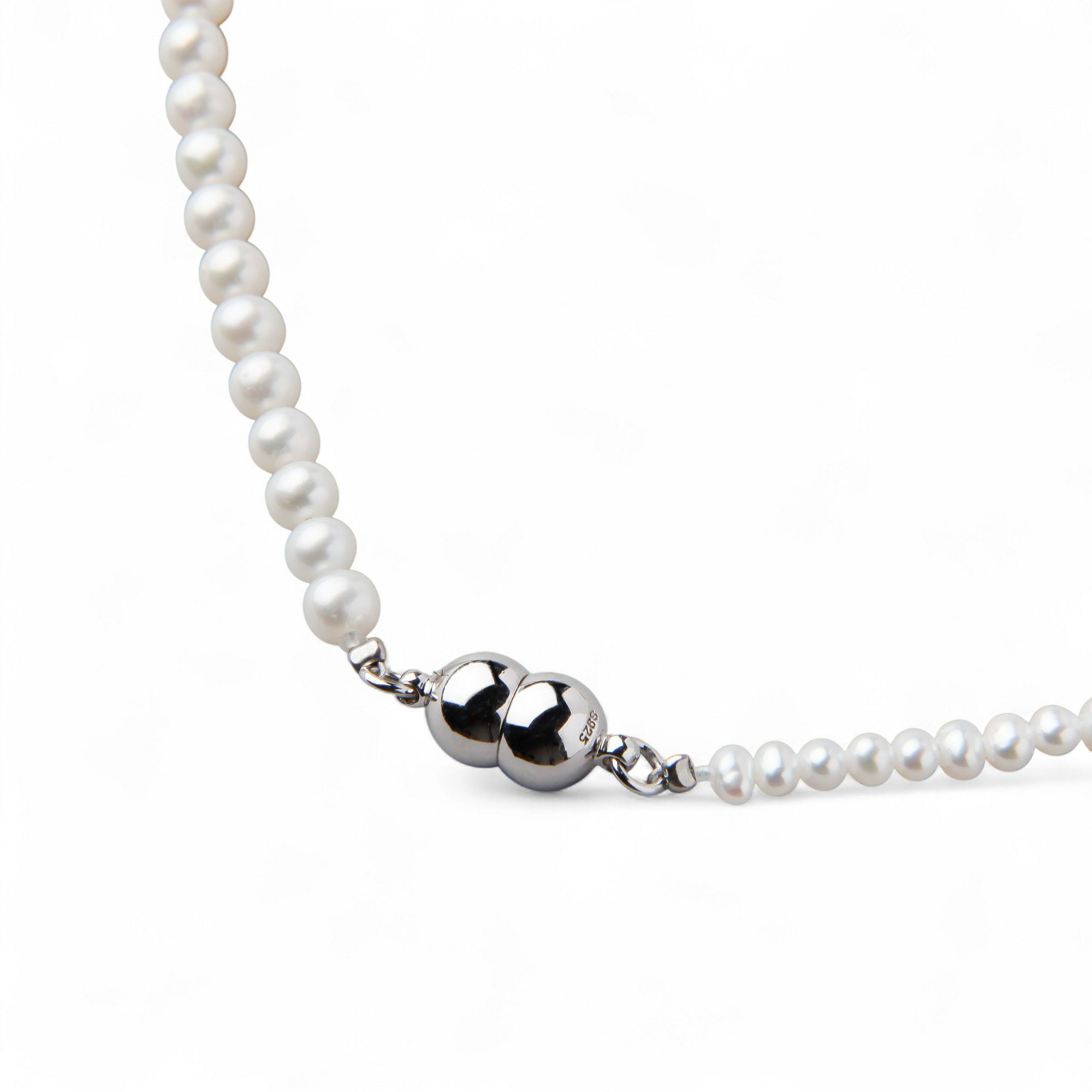 淡水真珠×ブラックスピネル ロングネックレス　2.5-5.0mm ミックス
