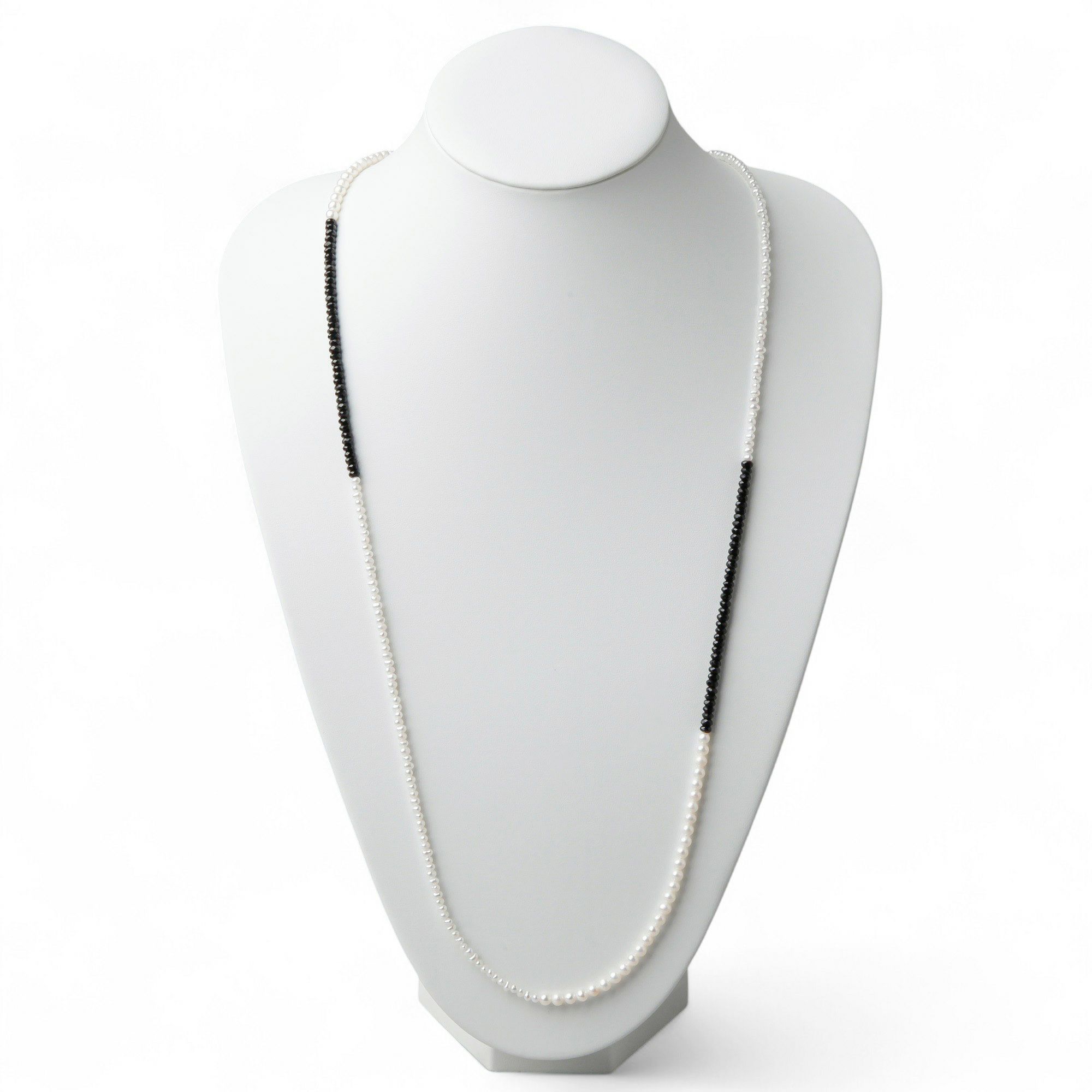 淡水真珠×ブラックスピネル ロングネックレス　2.5-5.0mm ミックス