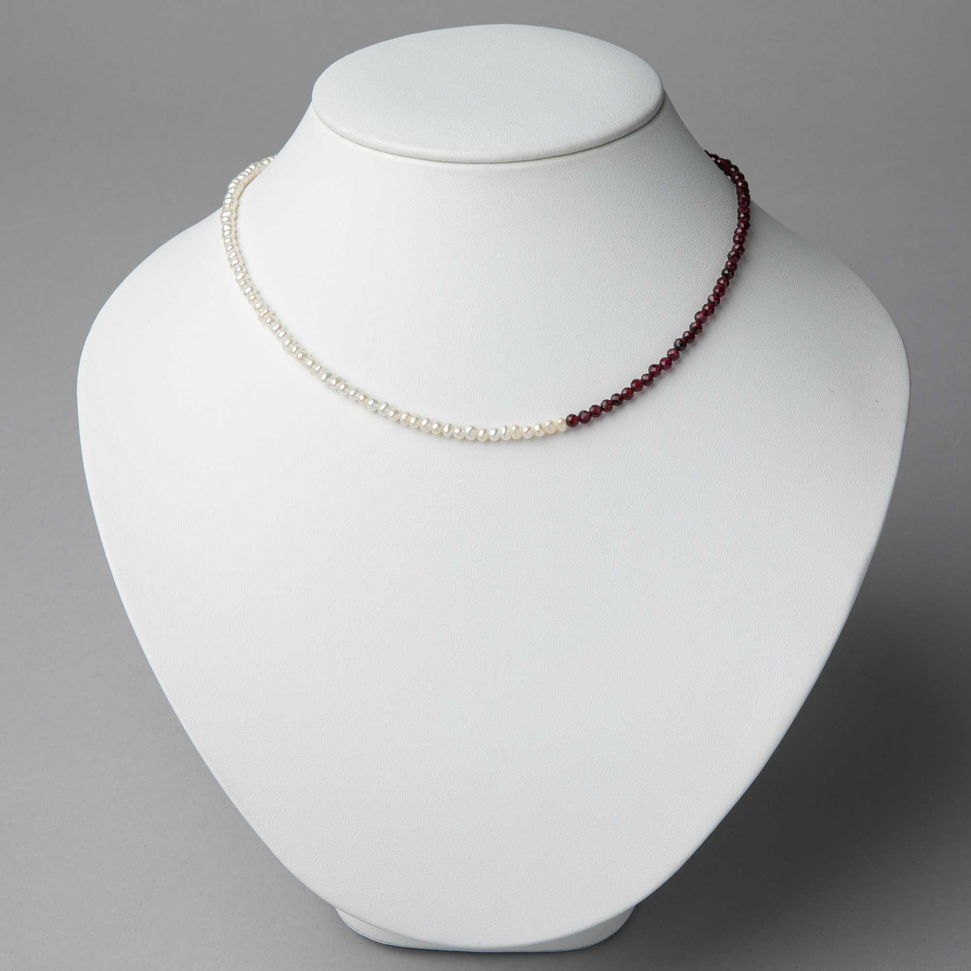 淡水真珠×ガーネット ネックレス 2.5-3.2mm ハーフ | 淡水真珠ネックレス 