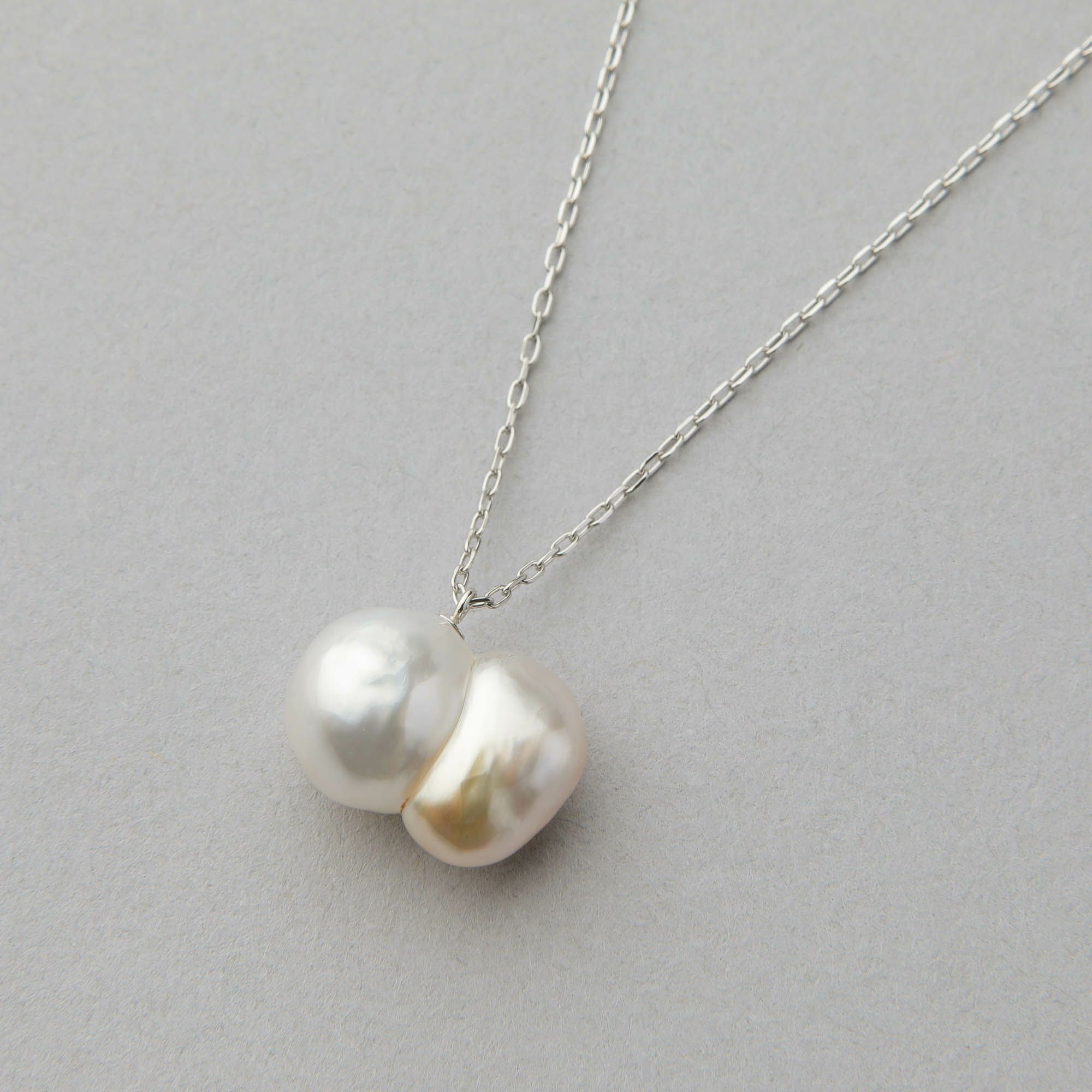 fondu blanc 南洋白蝶真珠 金魚バロック ペンダント 10mmUP PT850  