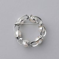 本真珠silverブローチ　silver925 サークルブローチ 本真珠 フラワーSILVER ブローチ/帯留め - メルカリ