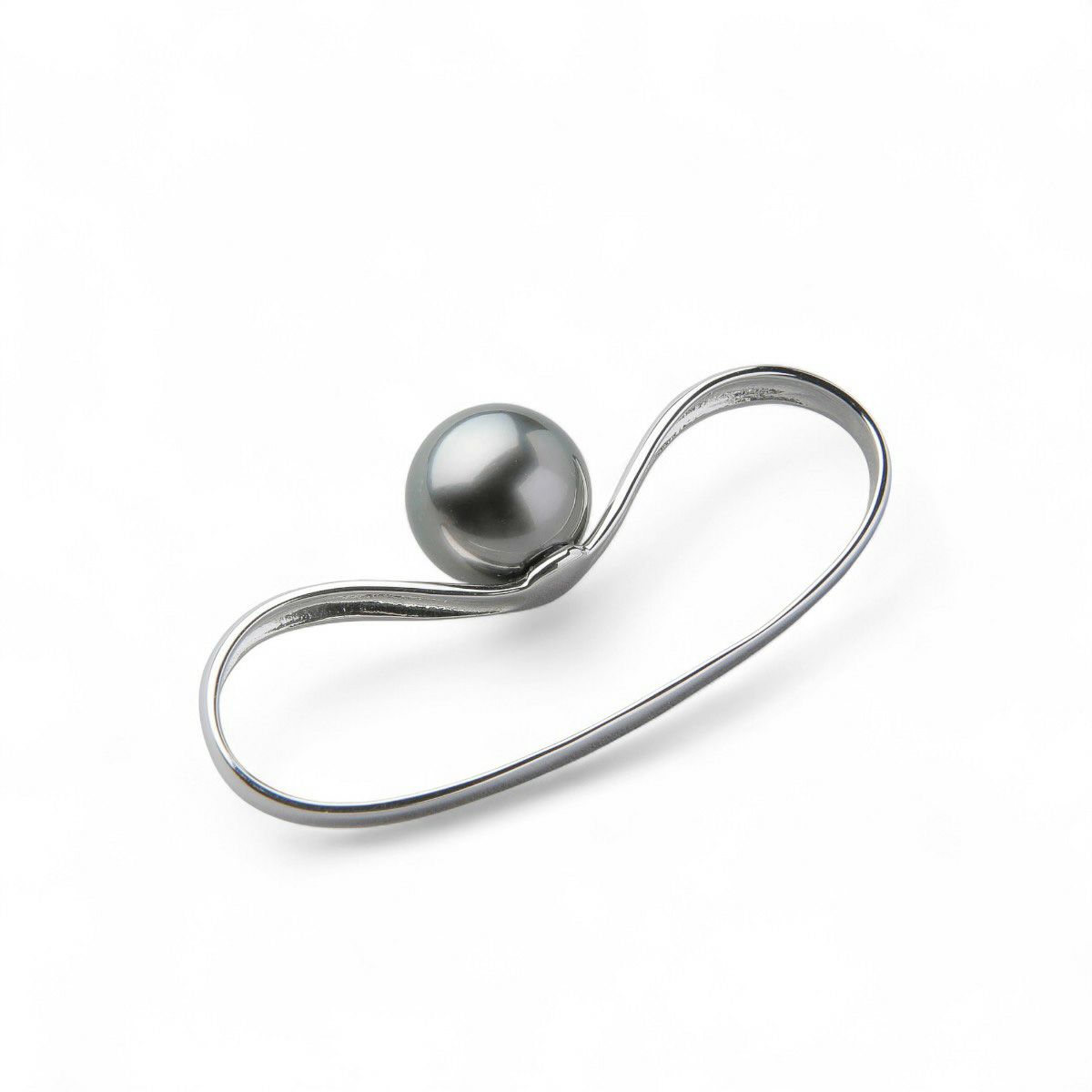 Supple タヒチ黒蝶真珠 イヤーカフ　9mmUP SV925