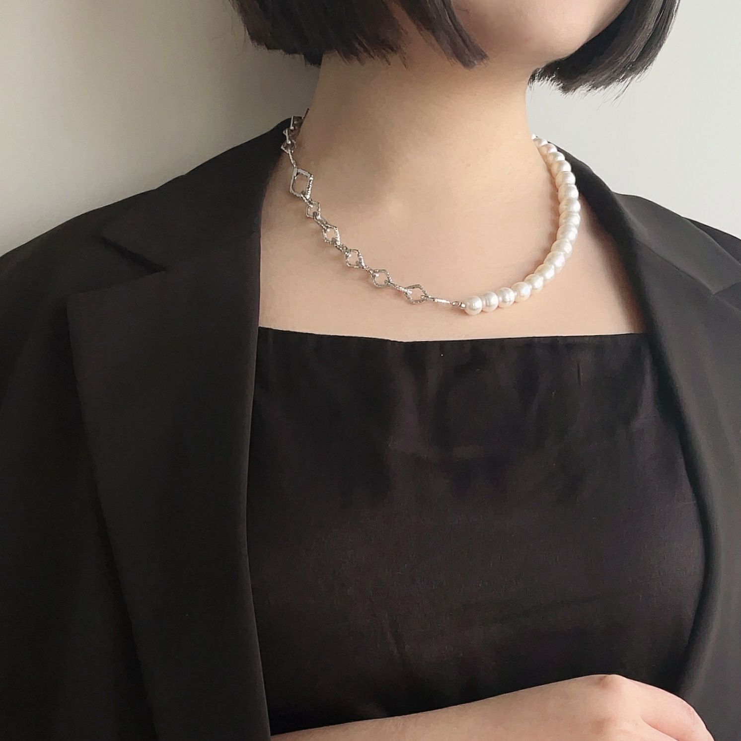 Unique+ 南洋白蝶真珠 ハーフチェーンネックレス 9-10mm バロック 