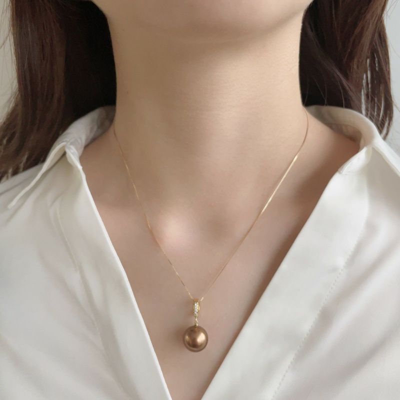 チャー　18K タヒチ黒蝶真珠ペンダントトップ 黒真珠ペンダントトップ 18金（K18）枠タヒチ南洋黒蝶真珠約12.5