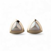 マベ真珠 トライアングル ピアス　11mmUP K18YG