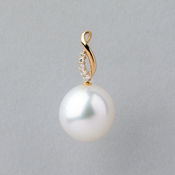 美品中古Ｕ125　美品　 マベ真珠１３．２（mm） D０．０８ct　K18 　指輪　８号 その他