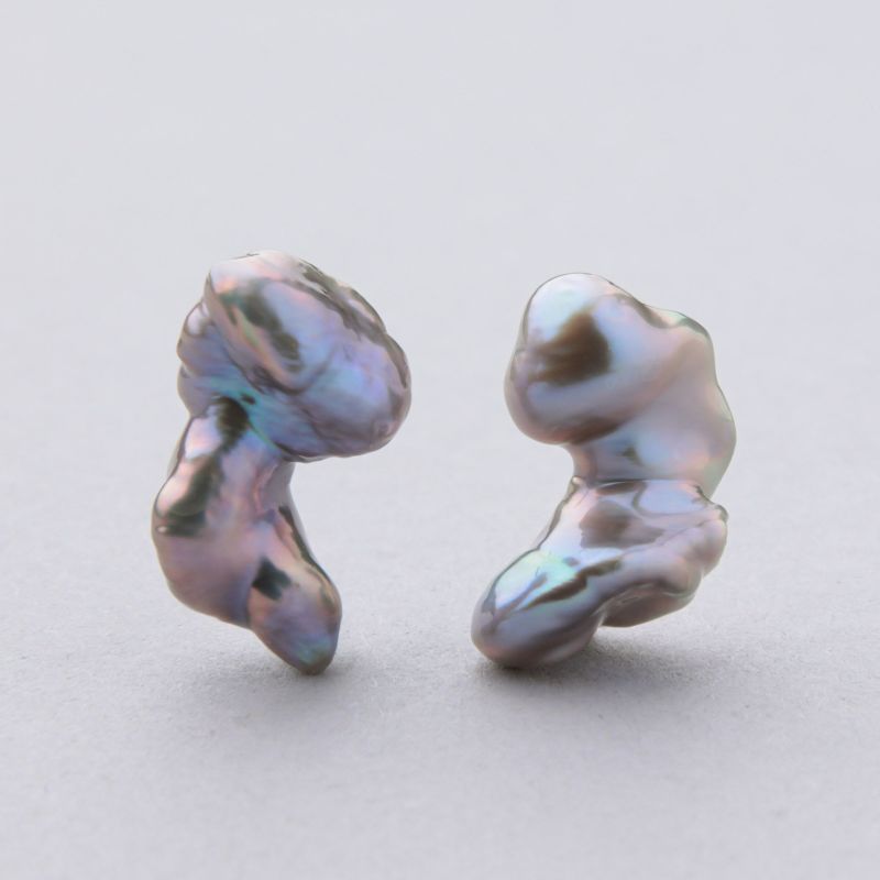 Unique fun! 淡水ケシ真珠 ピアス　11-13mm K18YG バロック