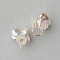 Unique fun! 淡水ケシ真珠 イヤリング　10-13mm K18YG リボン バロック