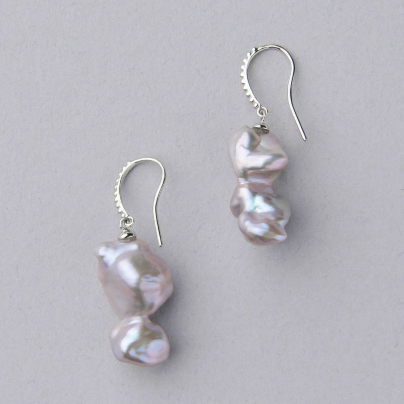 Unique fun! 淡水ケシ真珠 フックピアス　10-13mm PT900 バロック