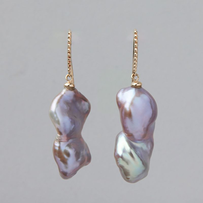 Unique fun! 淡水ケシ真珠 フックピアス　10-13mm K18YG バロック