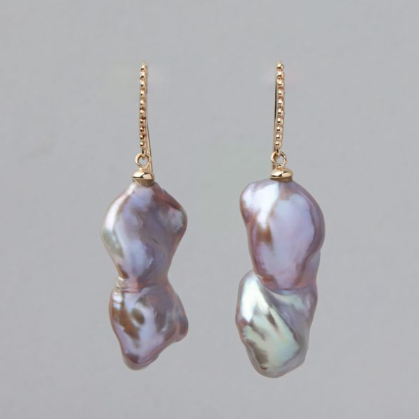 Unique fun! 淡水ケシ真珠 フックピアス　10-13mm K18YG バロック