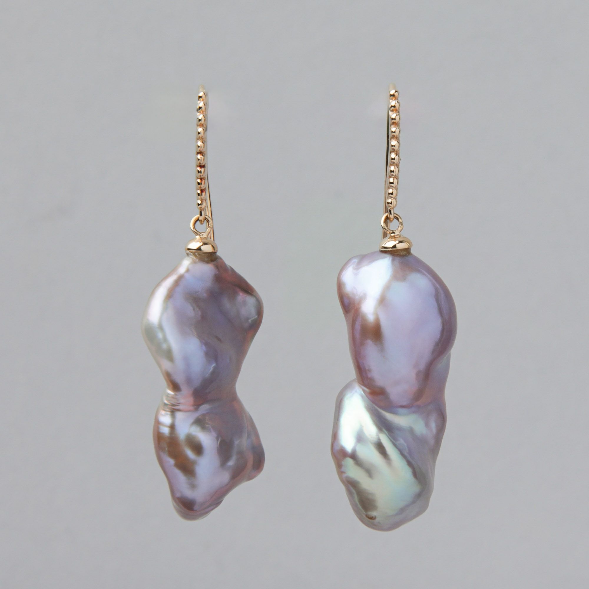 Unique fun! 淡水ケシ真珠 フックピアス　10-13mm K18YG バロック