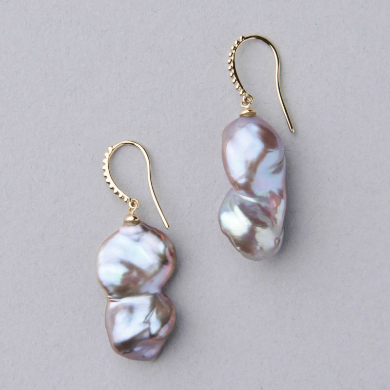 Unique fun! 淡水ケシ真珠 フックピアス　10-13mm K18YG バロック