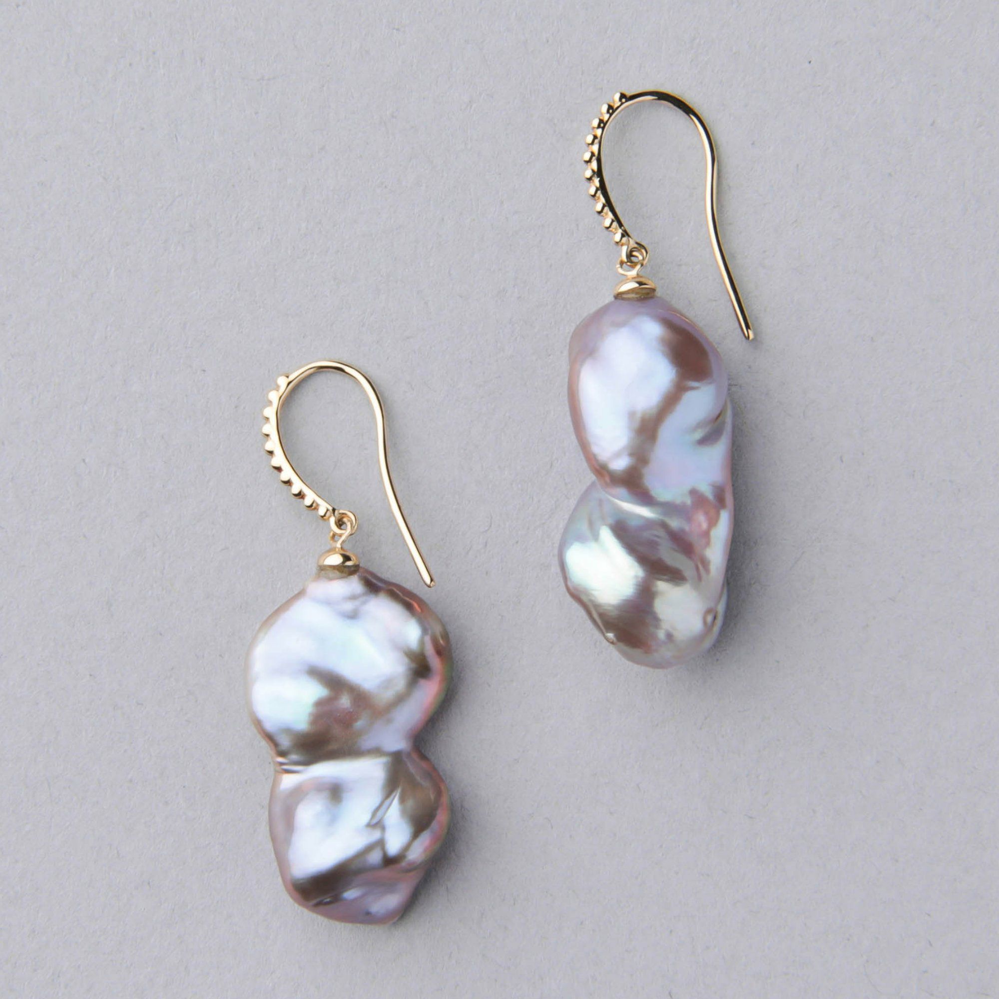 Unique fun! 淡水ケシ真珠 フックピアス　10-13mm K18YG バロック