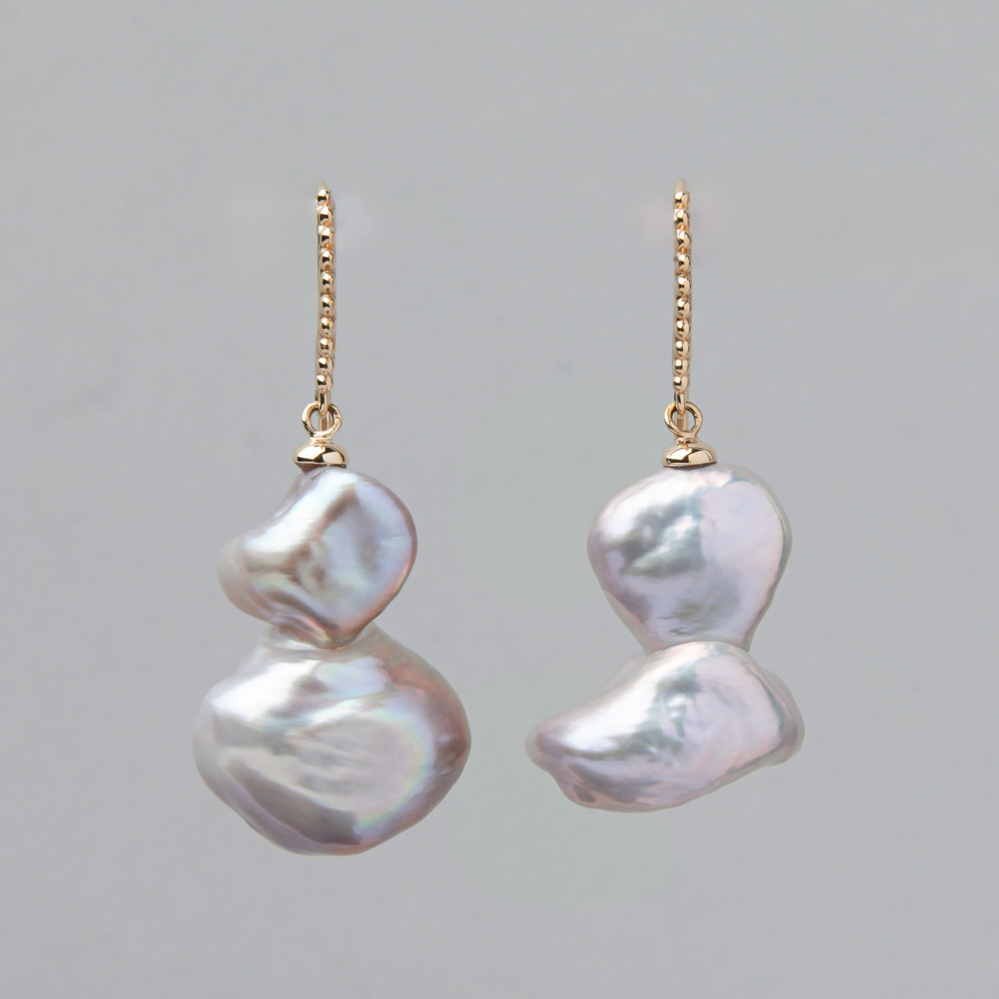 Unique fun! 淡水ケシ真珠 フックピアス　10-13mm K18YG バロック