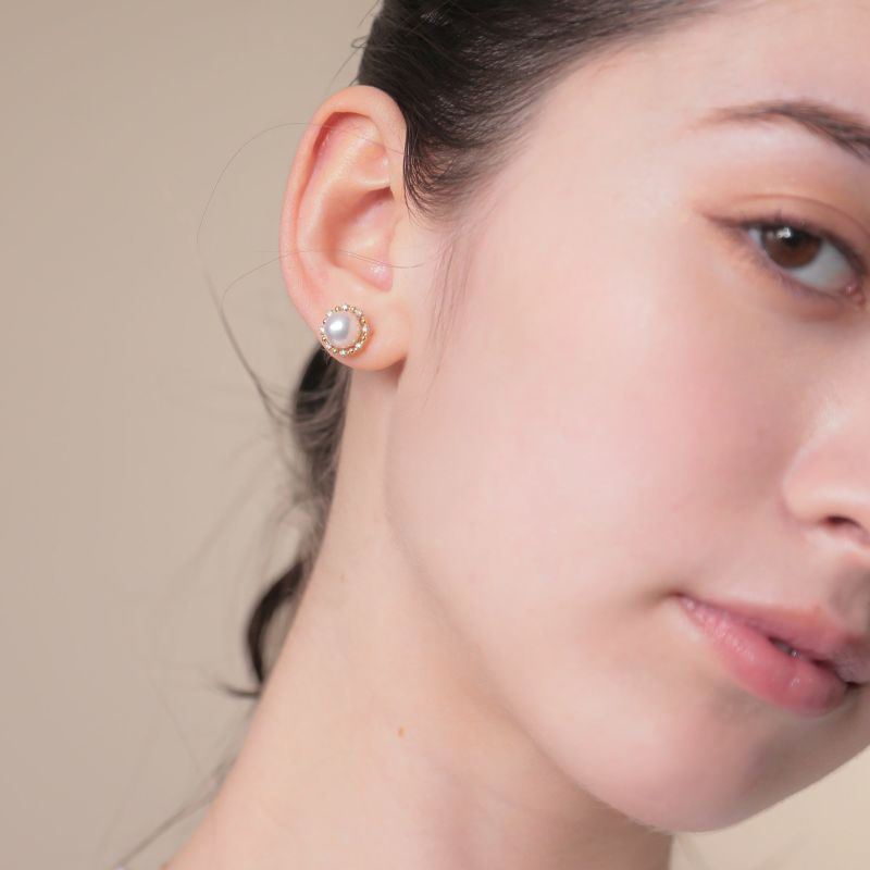 オーロラ花珠真珠 ピアス7.5-8.0mm K18YG 取り巻き -Premium-