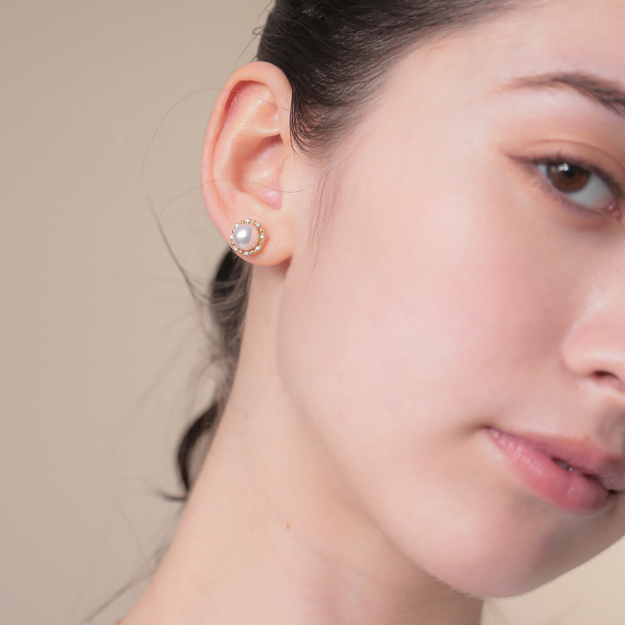 オーロラ花珠真珠 ピアス7.5-8.0mm K18YG 取り巻き -Premium-