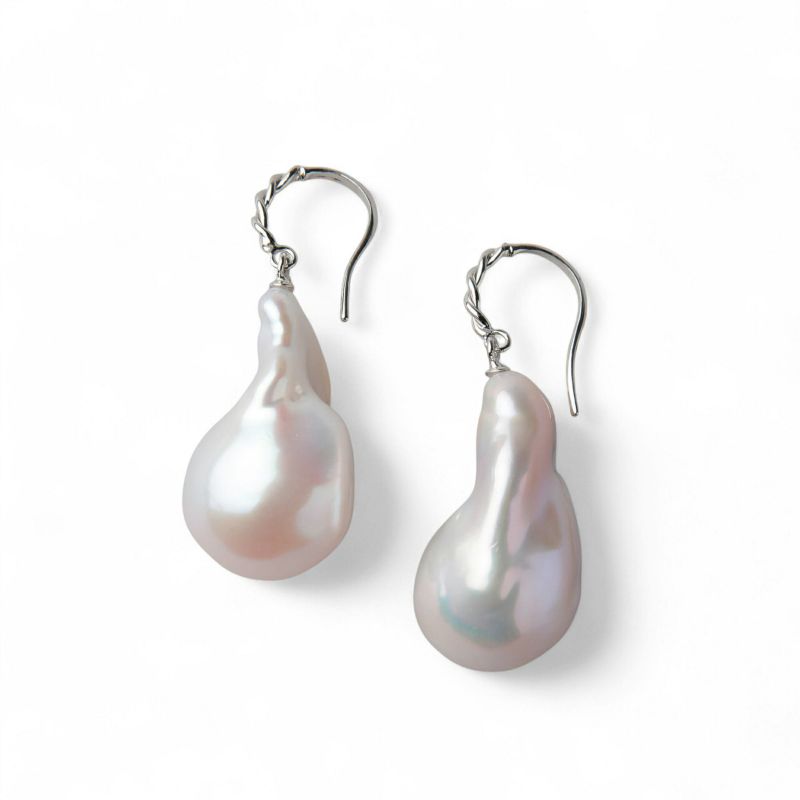 Unique+ 淡水真珠 ピアス13-15mm K10WG/YG オイスターバロック