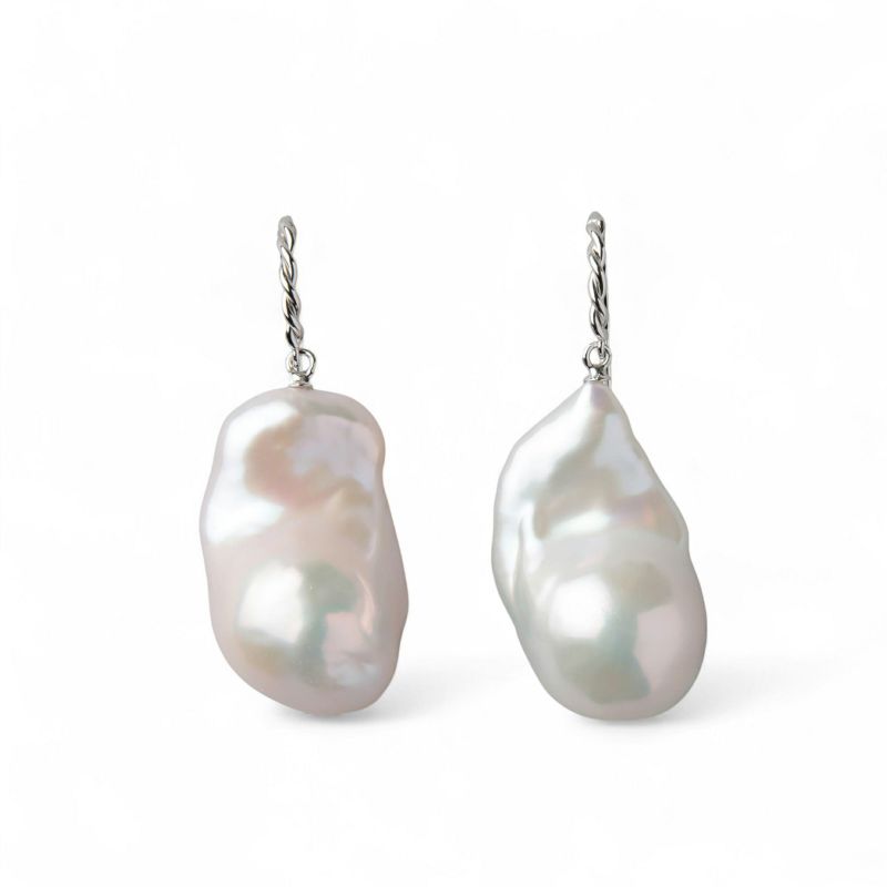 Unique+ 淡水真珠 ピアス13-15mm K10WG/YG オイスターバロック