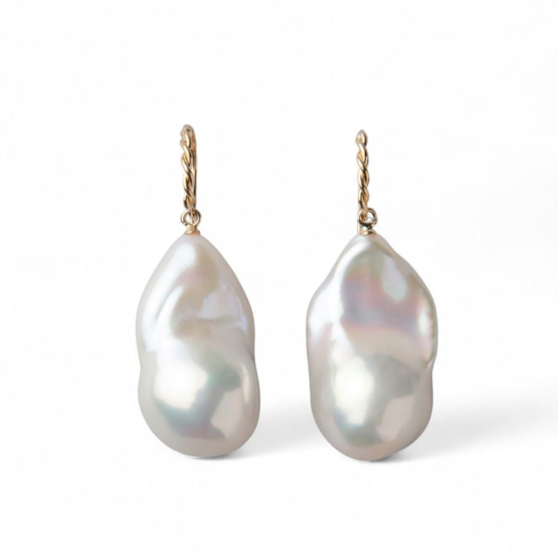 Unique+ 淡水真珠 ピアス13-15mm K10WG/YG オイスターバロック