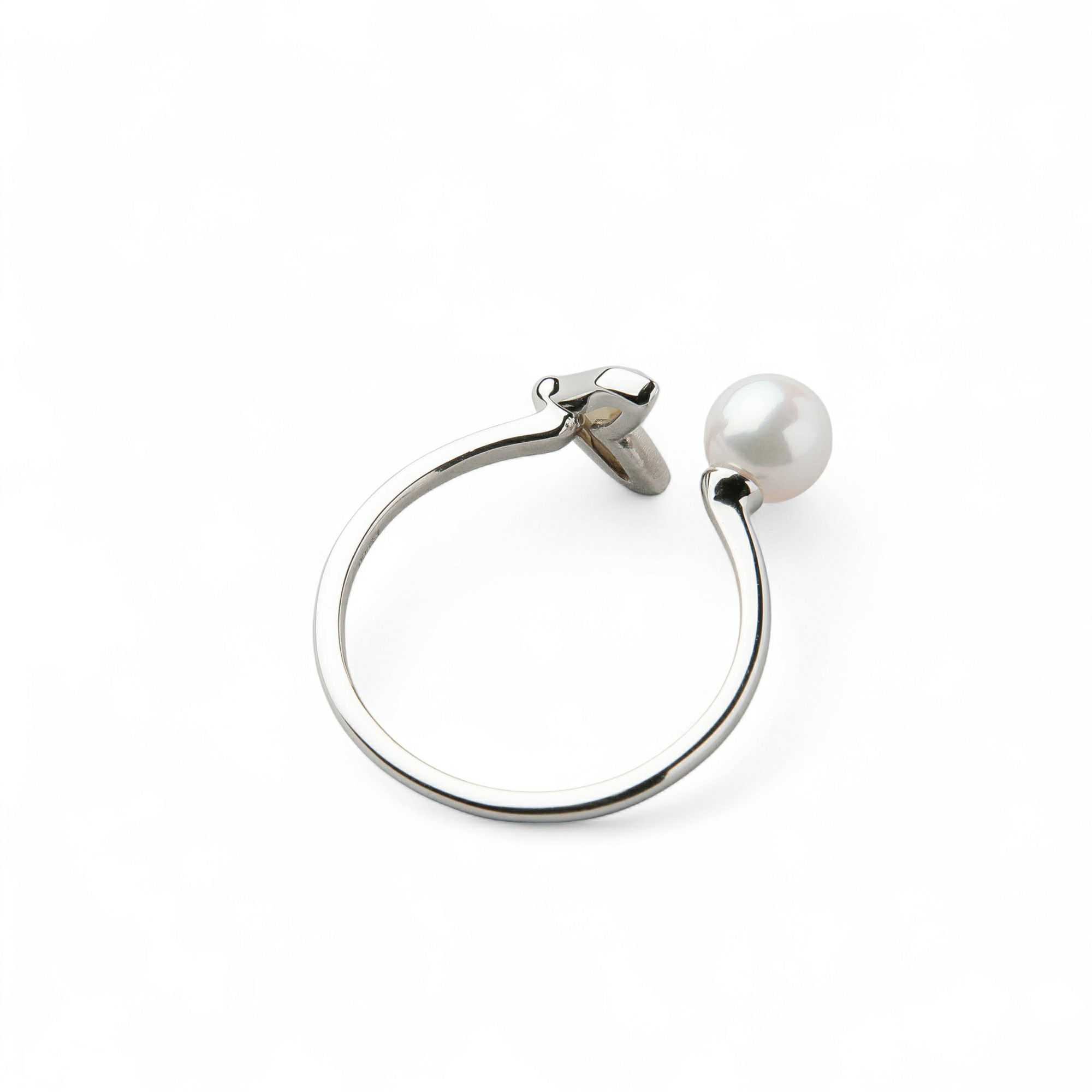 あこや真珠/白蝶シェル リング　5.5-6.0mm PT900 ホエールテール
