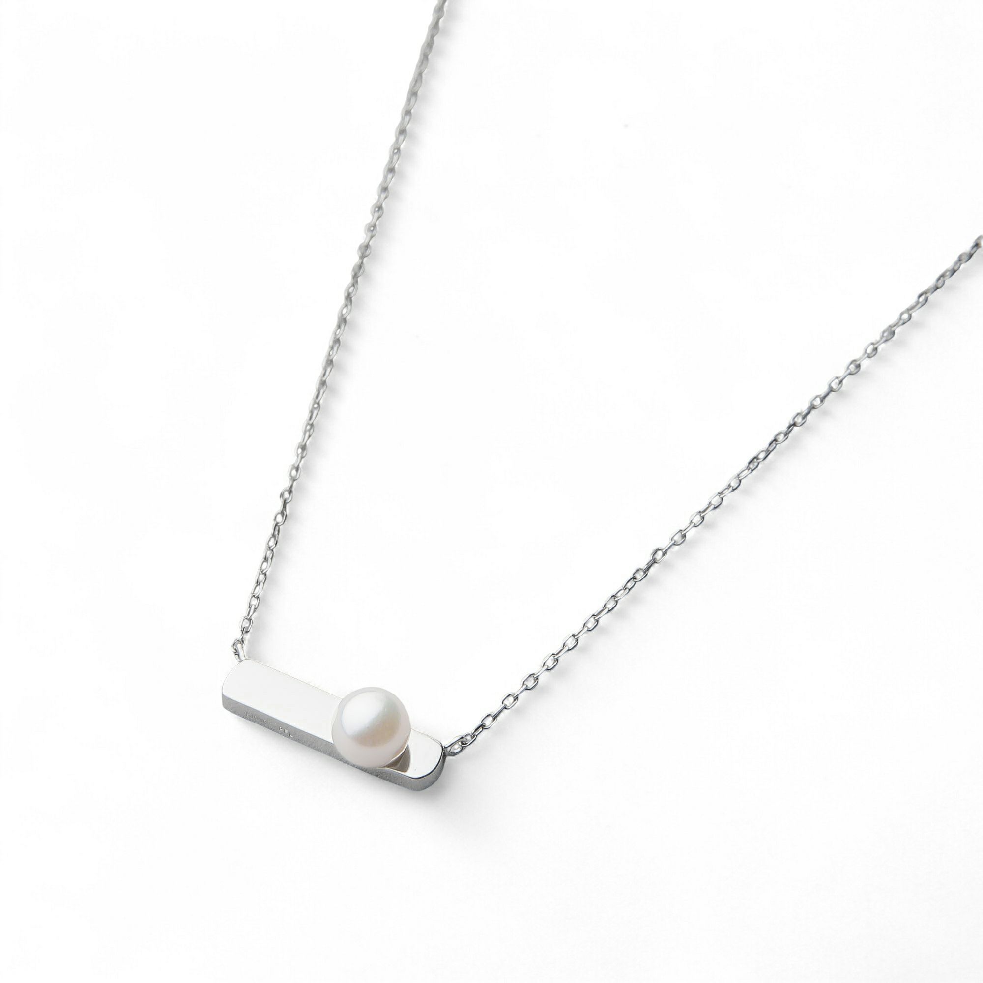 Carina あこや真珠 スリム シグネットペンダント　5.5-6.0mm K10WG