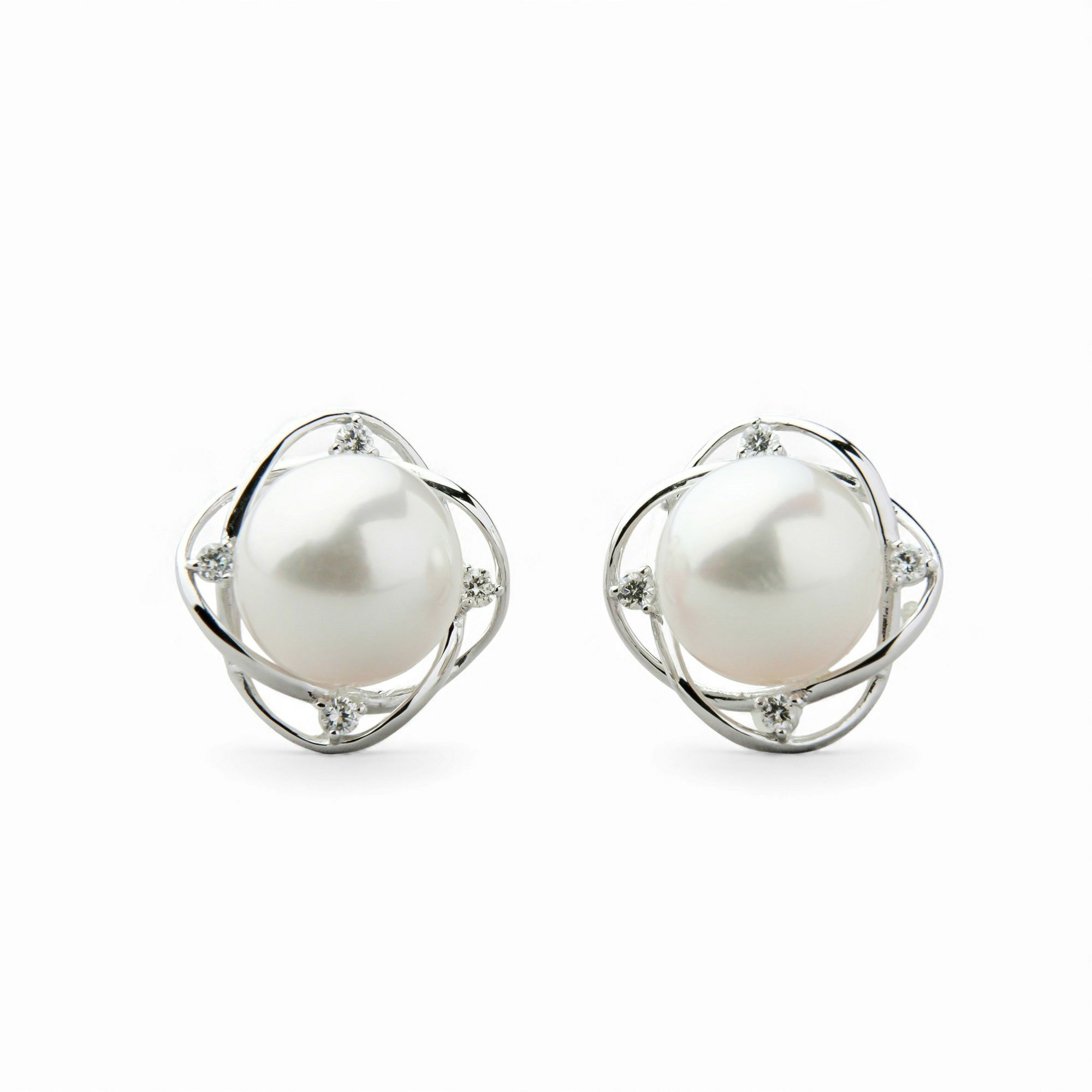 LUXE あこや真珠 ピアス　8.5-9.0mm PT900/K18YG